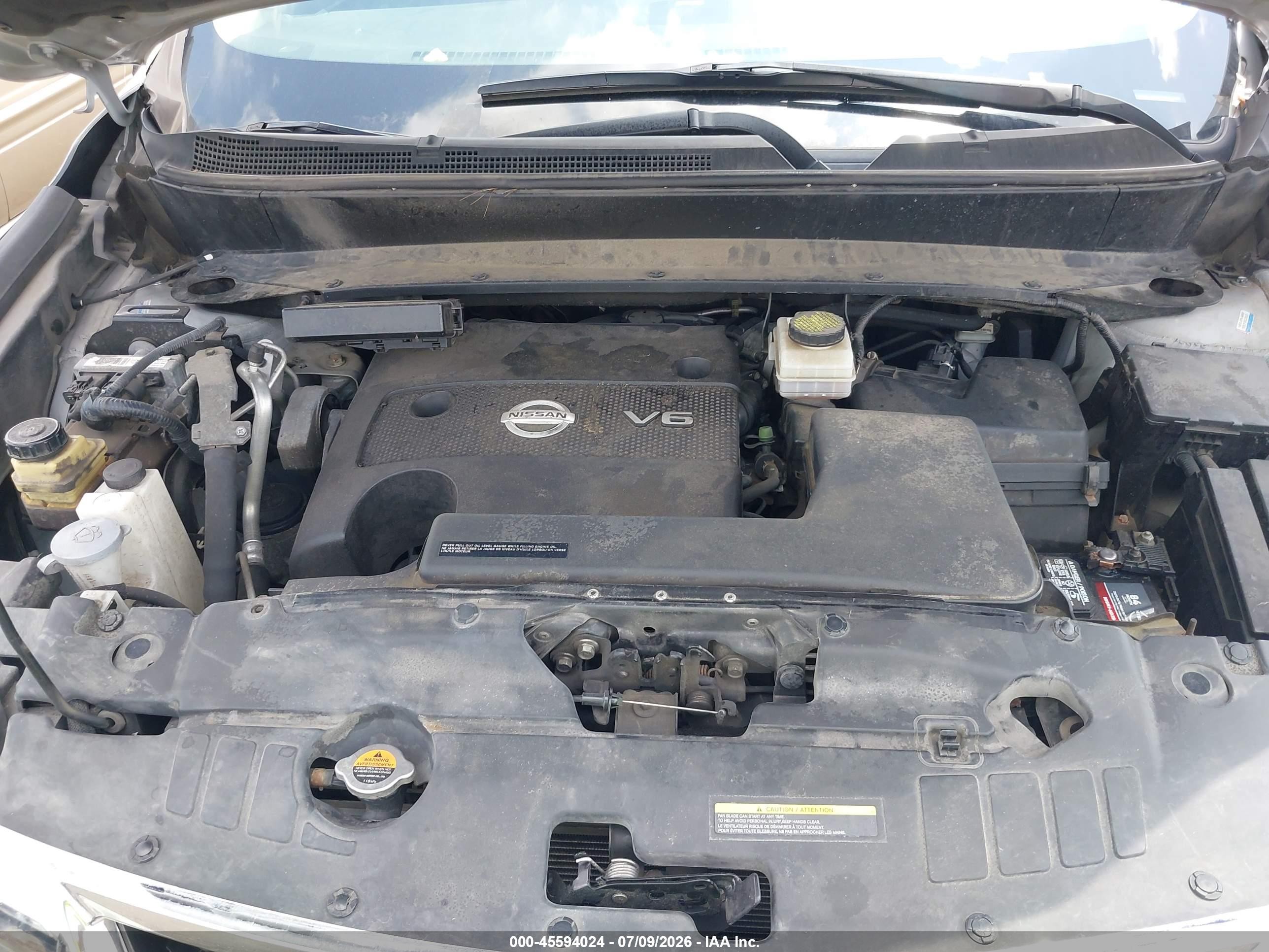 2013 Nissan Pathfinder Platinum Silver vin: 5N1AR2MM6DC655945