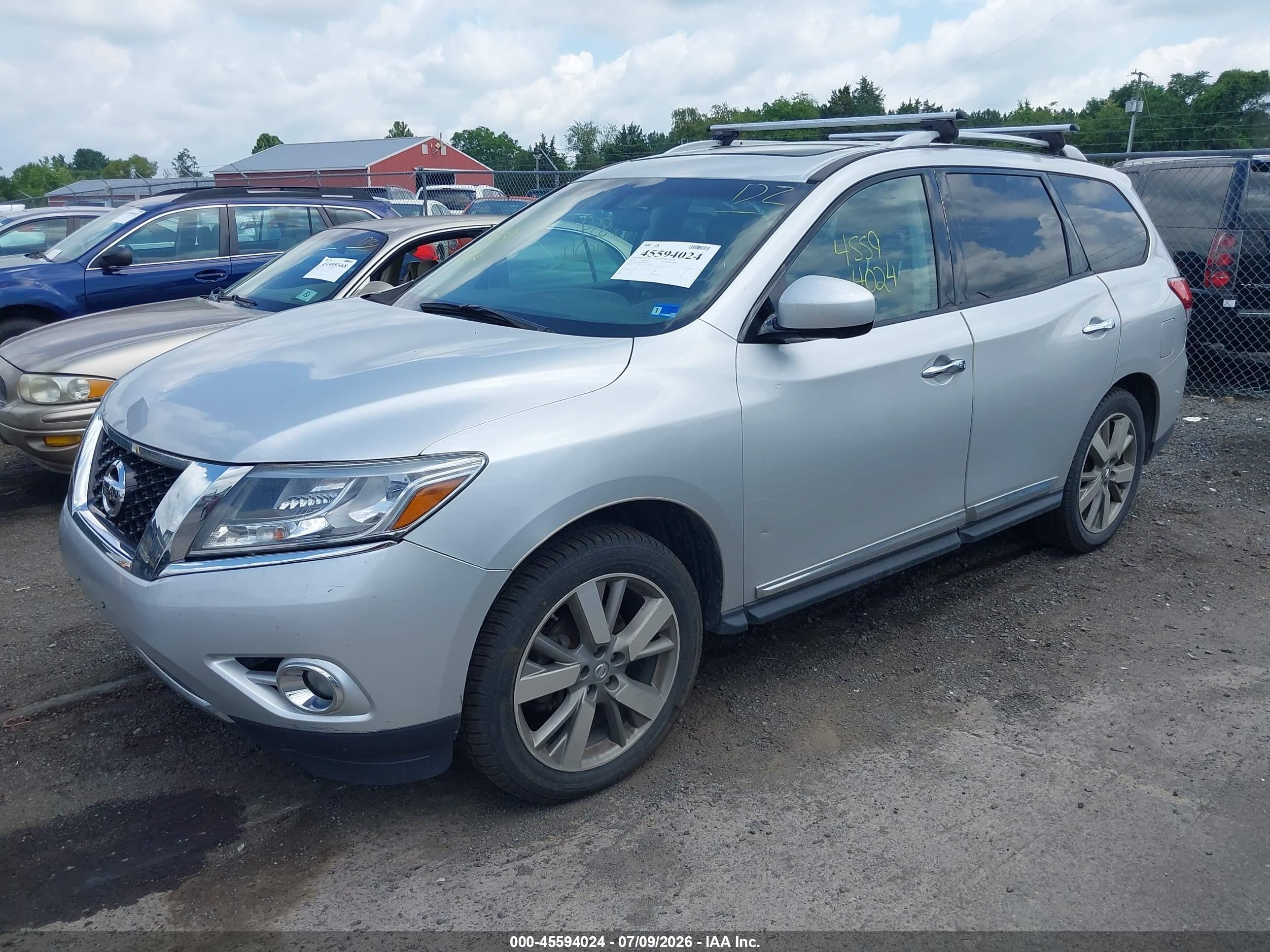 2013 Nissan Pathfinder Platinum Silver vin: 5N1AR2MM6DC655945