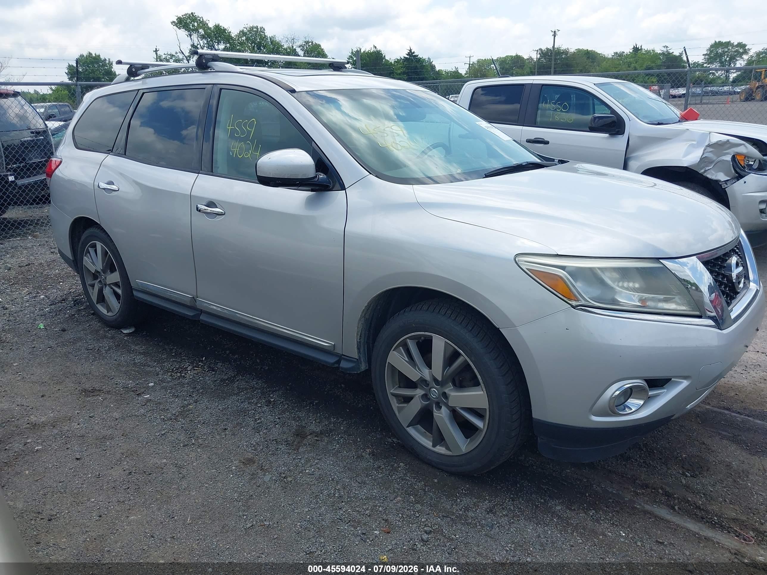 2013 Nissan Pathfinder Platinum Silver vin: 5N1AR2MM6DC655945