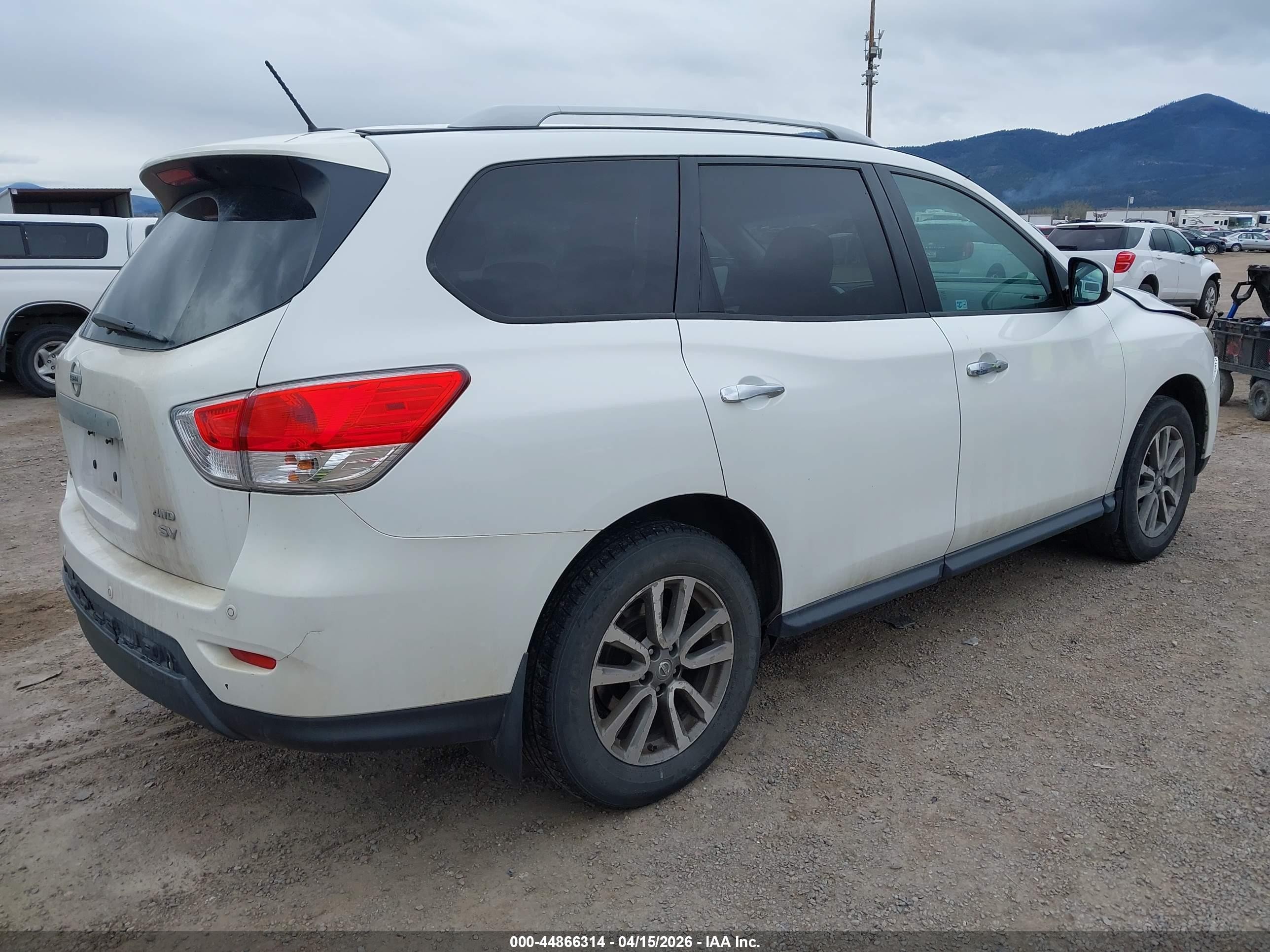 2013 Nissan Pathfinder Sv White vin: 5N1AR2MM6DC683454