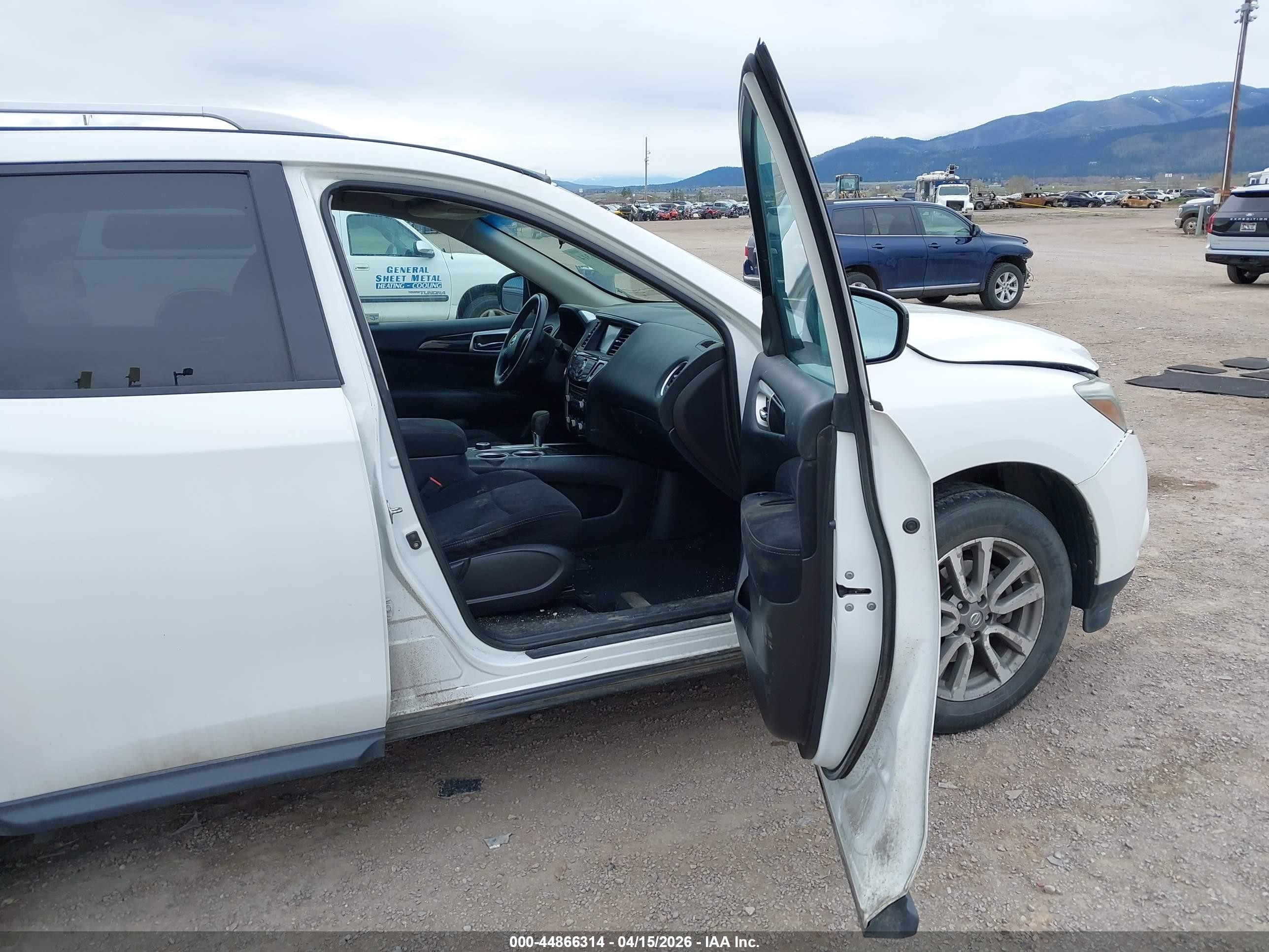 2013 Nissan Pathfinder Sv White vin: 5N1AR2MM6DC683454