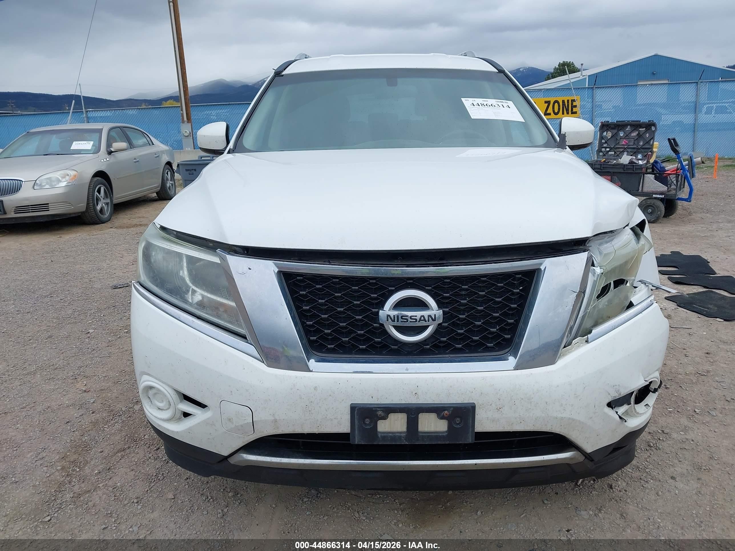 2013 Nissan Pathfinder Sv White vin: 5N1AR2MM6DC683454