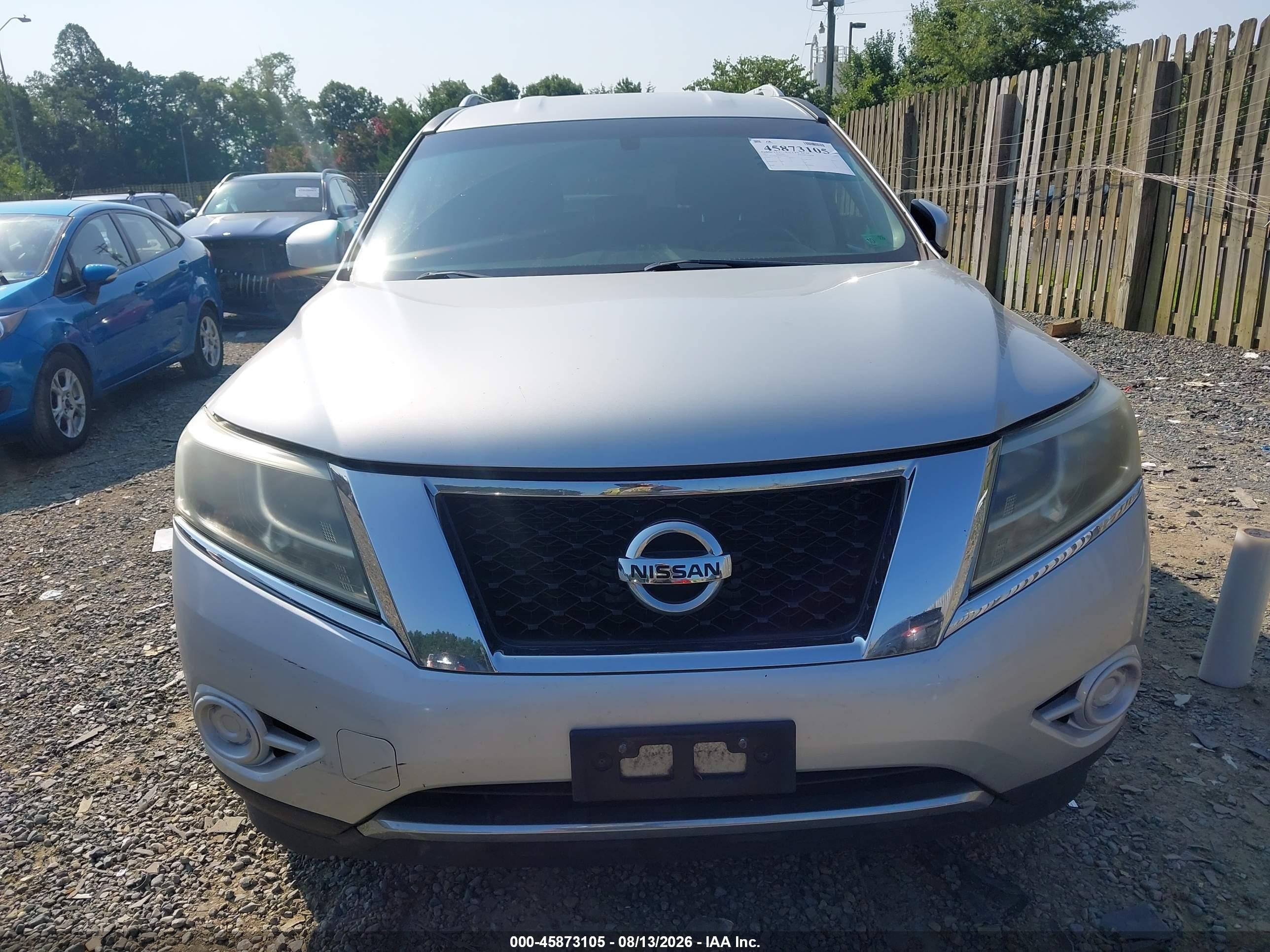 2013 Nissan Pathfinder Sv Серебряный vin: 5N1AR2MM6DC688685