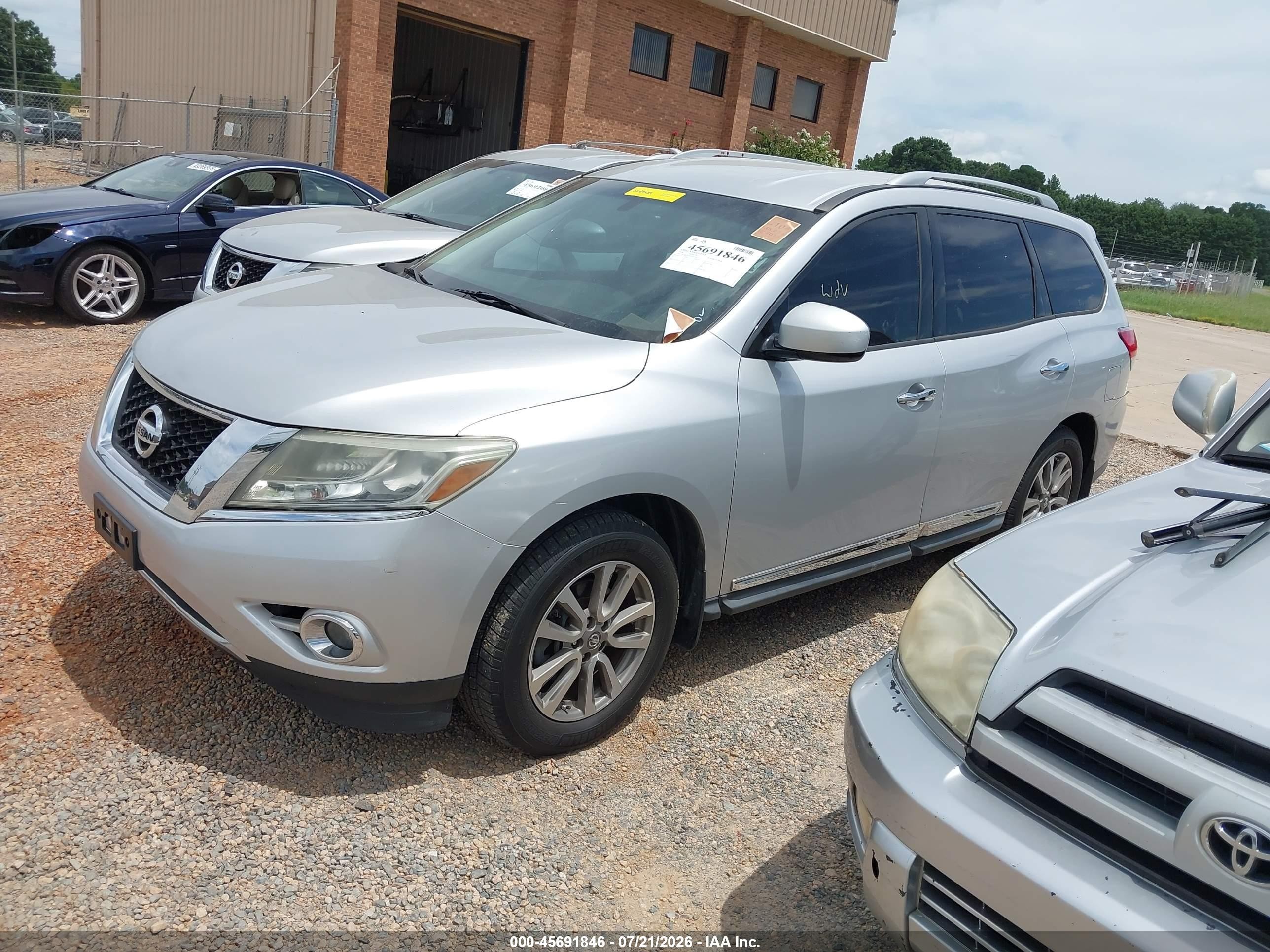 2014 Nissan Pathfinder Sl Silver vin: 5N1AR2MM6EC652433
