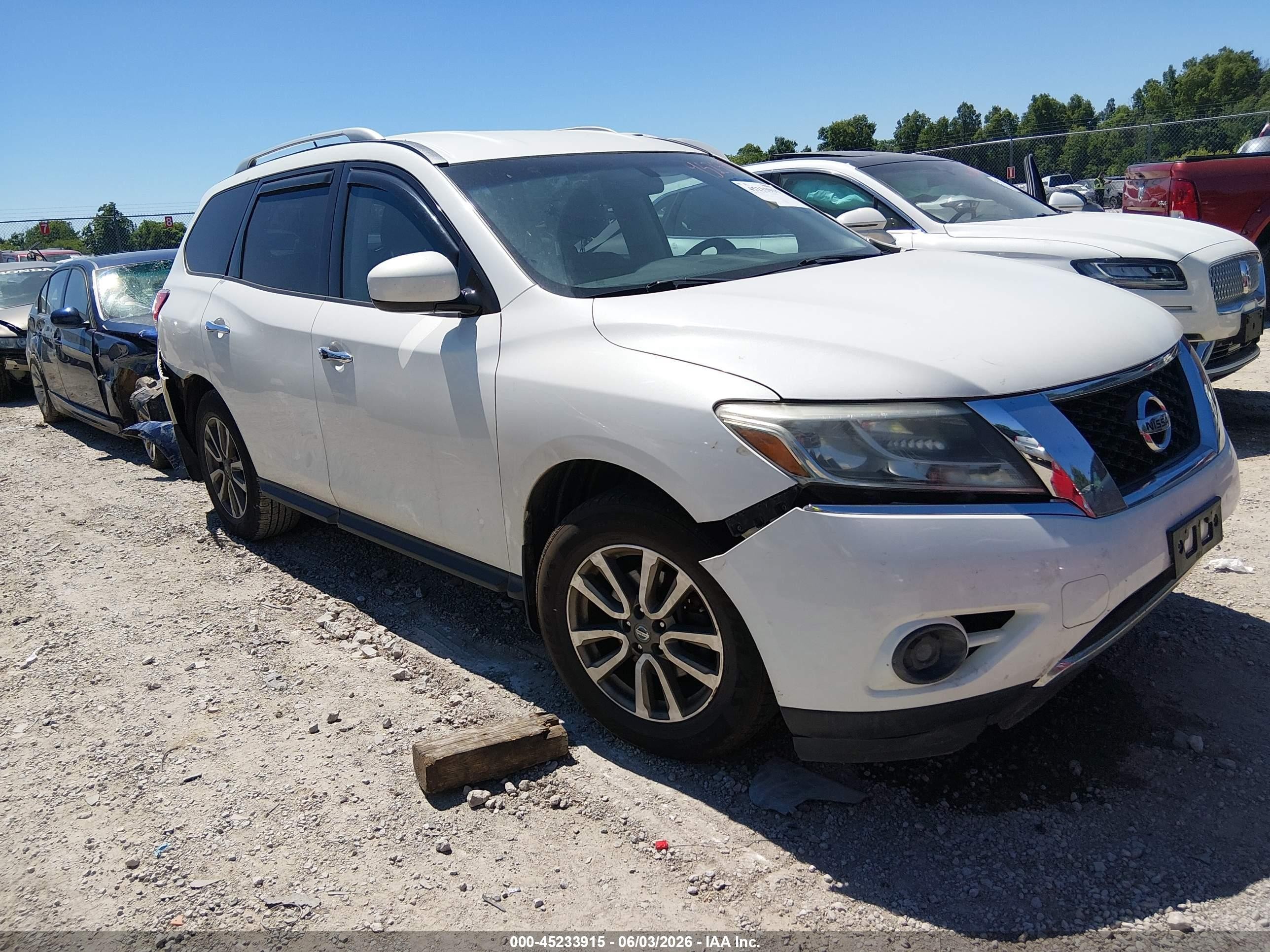 2014 Nissan Pathfinder Sv White vin: 5N1AR2MM6EC703607