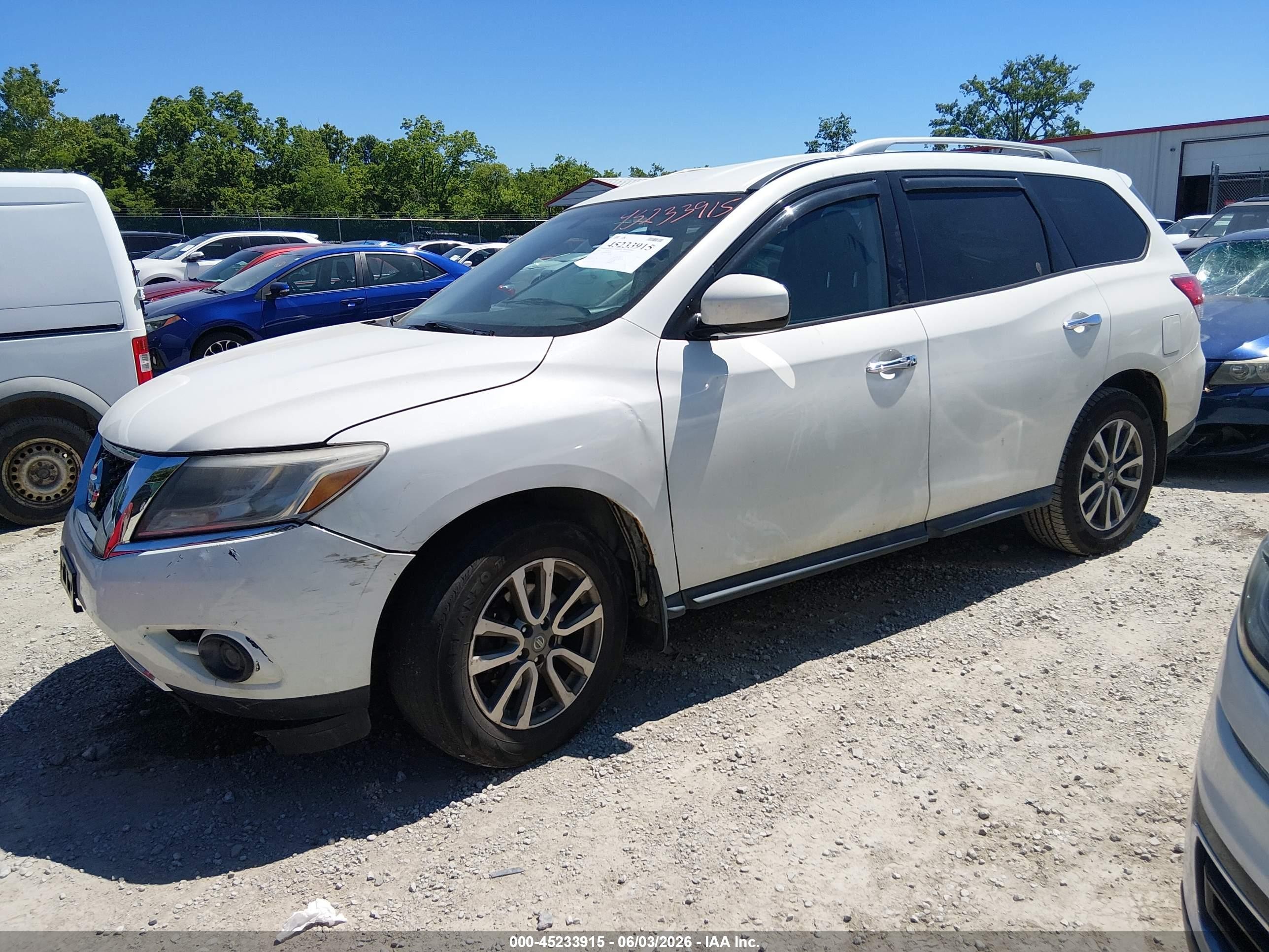 2014 Nissan Pathfinder Sv White vin: 5N1AR2MM6EC703607