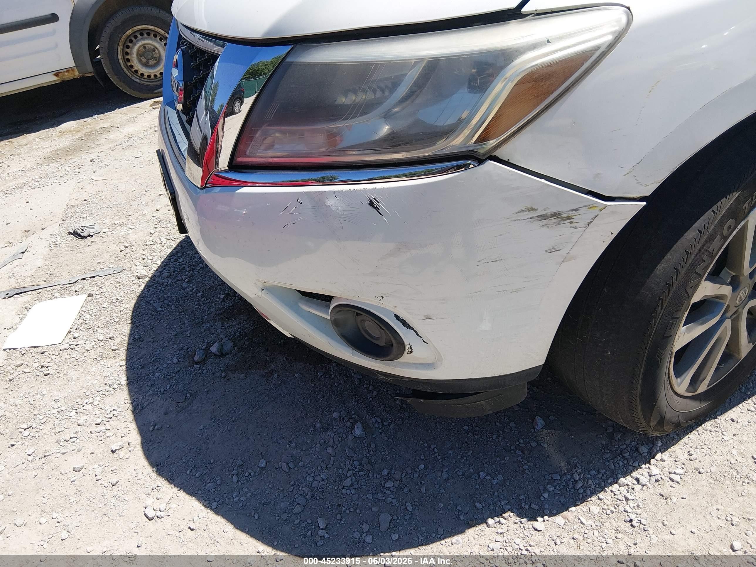 2014 Nissan Pathfinder Sv White vin: 5N1AR2MM6EC703607