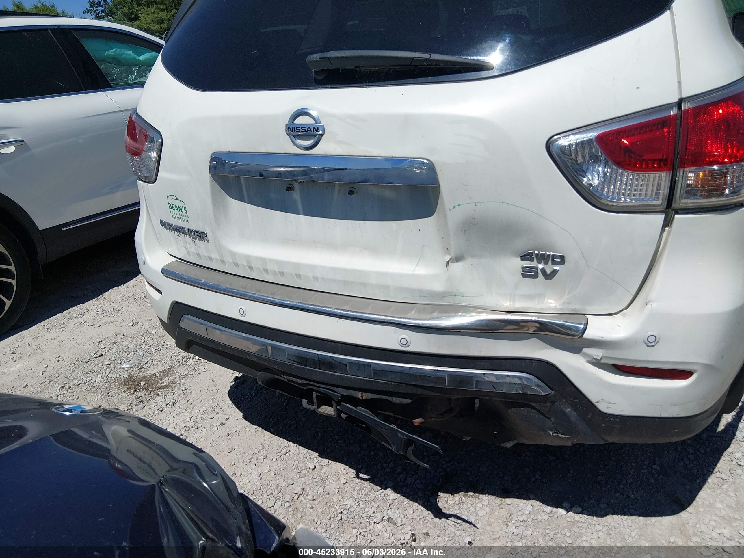 2014 Nissan Pathfinder Sv White vin: 5N1AR2MM6EC703607