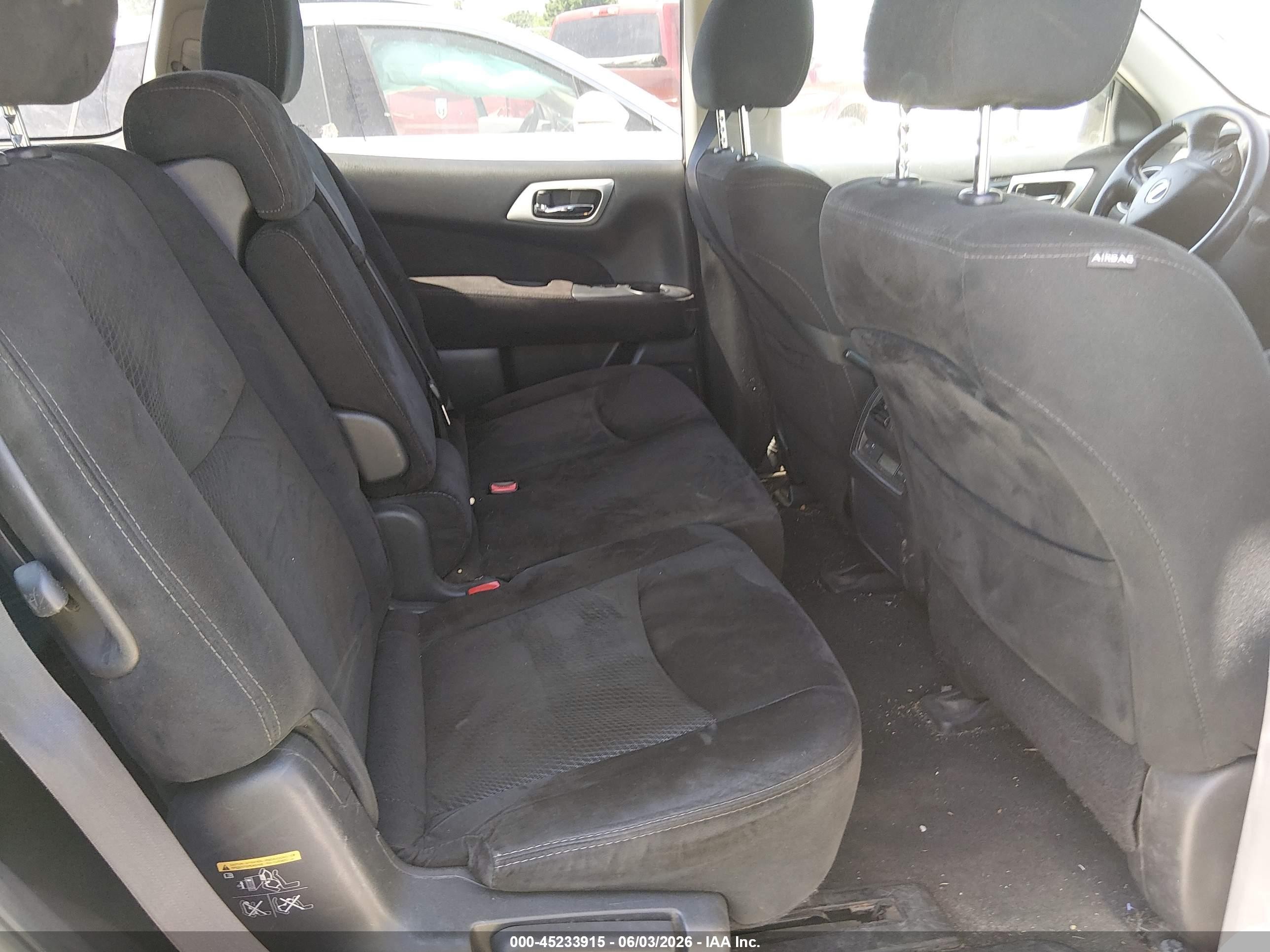 2014 Nissan Pathfinder Sv White vin: 5N1AR2MM6EC703607