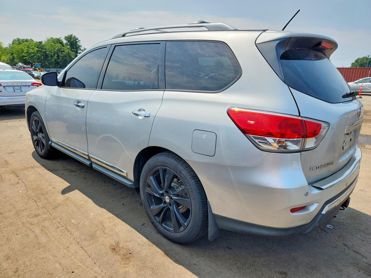2014 Nissan Pathfinder S Серебряный vin: 5N1AR2MM6EC709083