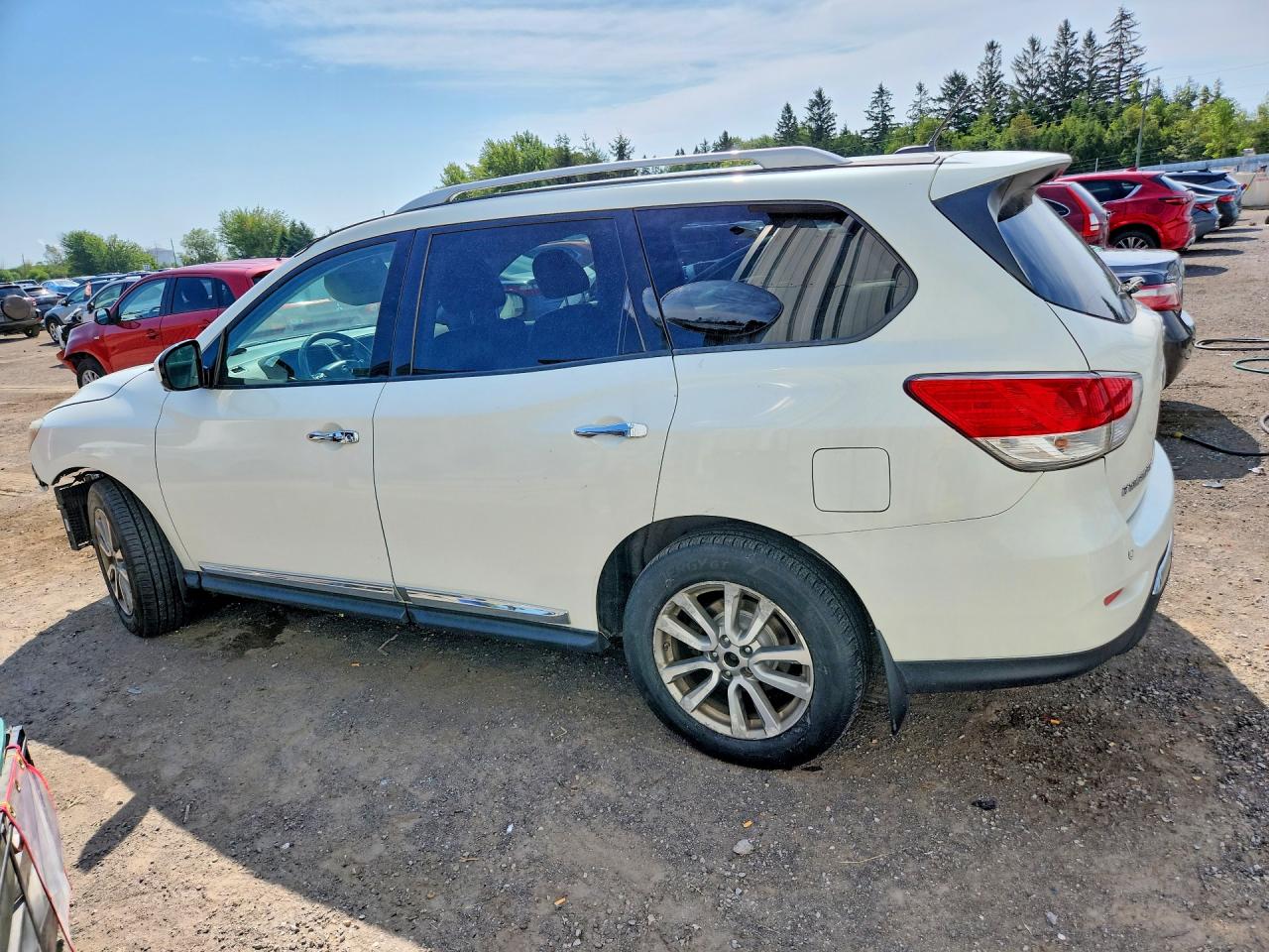 2015 Nissan Pathfinder S White vin: 5N1AR2MM6FC605887