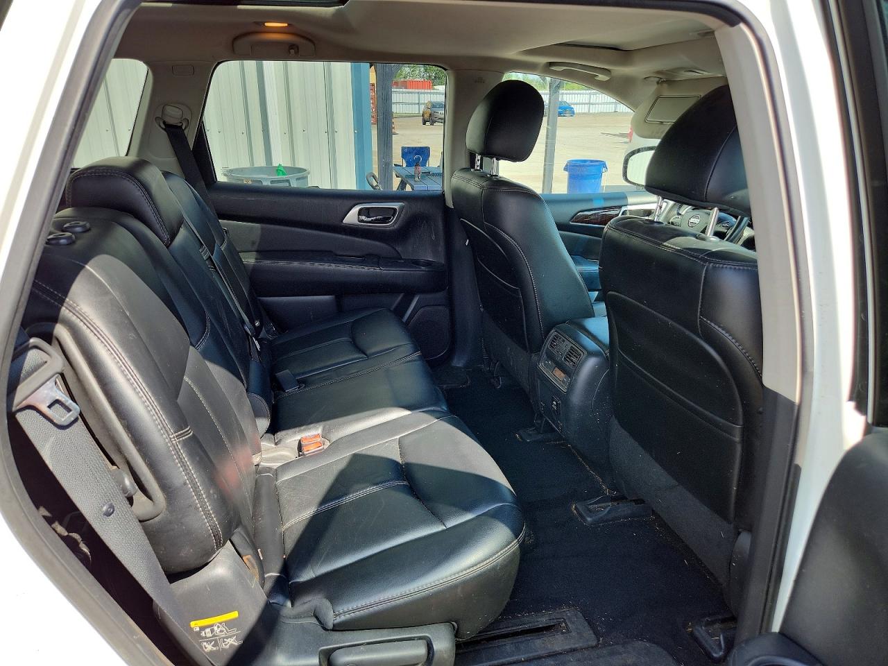 2015 Nissan Pathfinder S White vin: 5N1AR2MM6FC605887