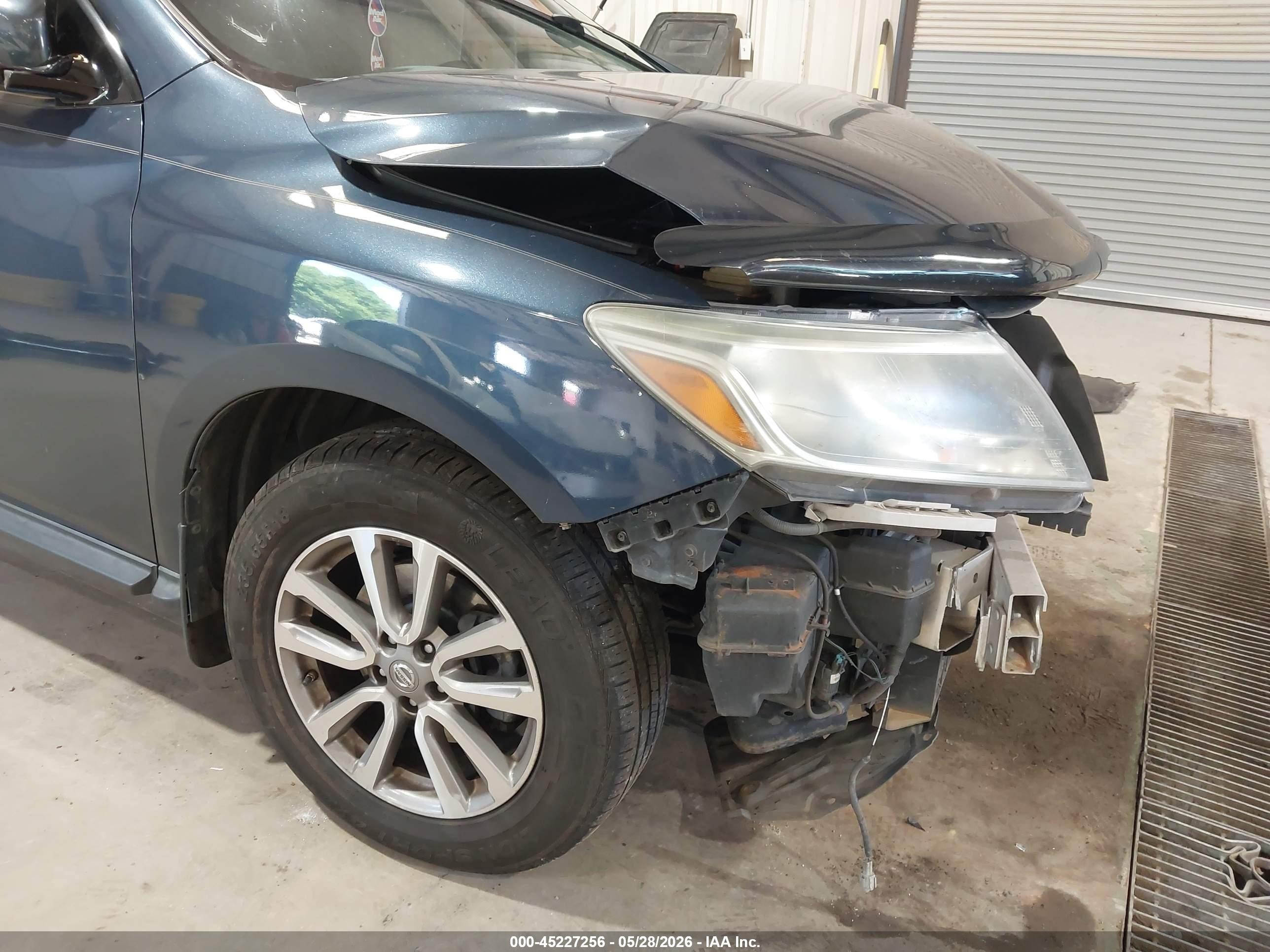 2015 Nissan Pathfinder Sv Blue vin: 5N1AR2MM6FC609809