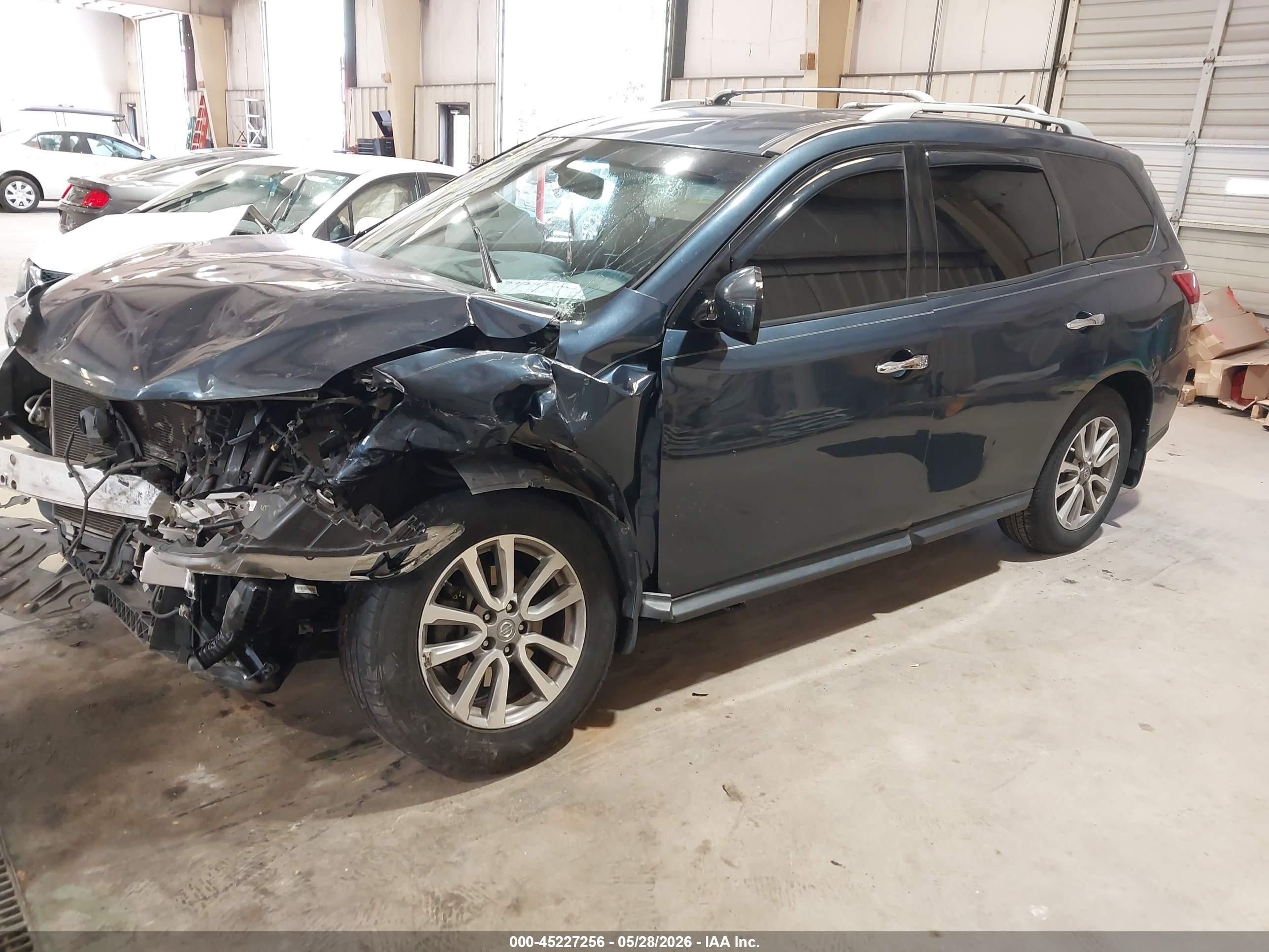 2015 Nissan Pathfinder Sv Blue vin: 5N1AR2MM6FC609809