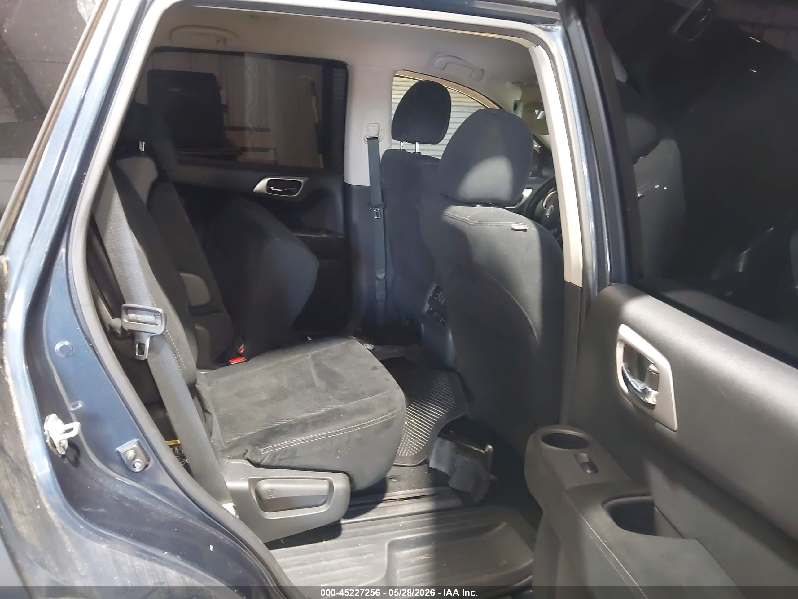 2015 Nissan Pathfinder Sv Blue vin: 5N1AR2MM6FC609809