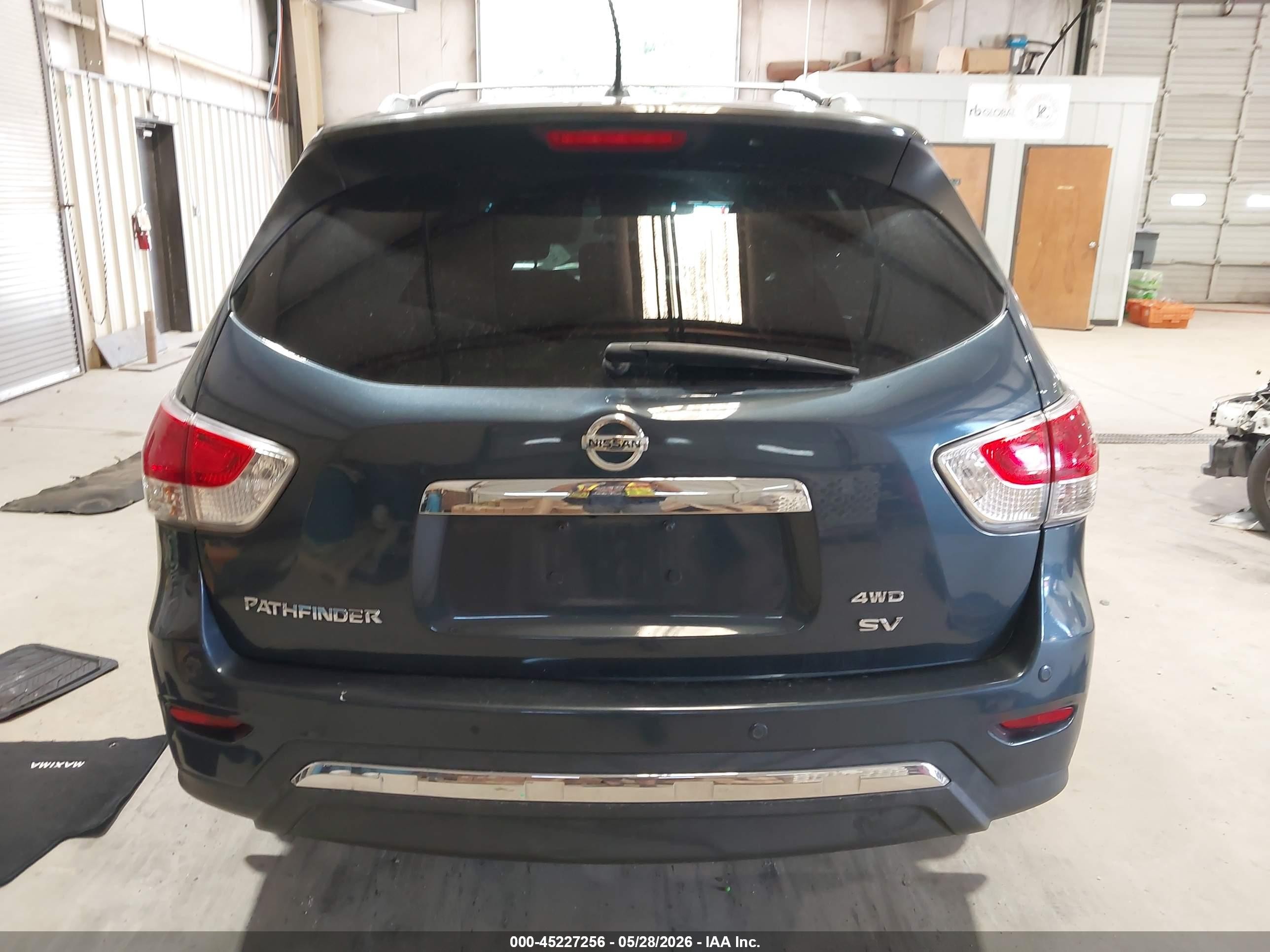 2015 Nissan Pathfinder Sv Blue vin: 5N1AR2MM6FC609809