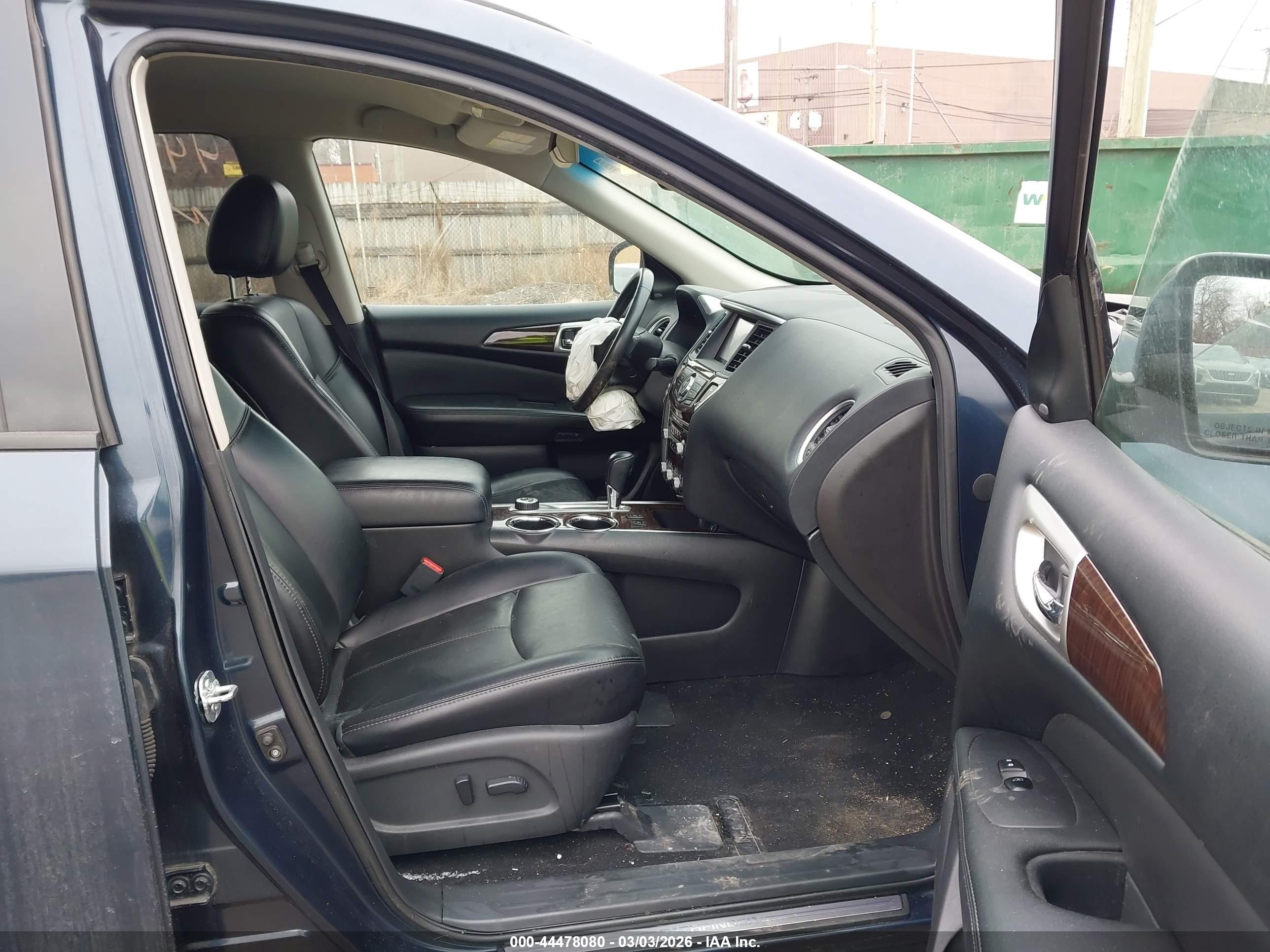 2015 Nissan Pathfinder Sl Navy vin: 5N1AR2MM6FC642471