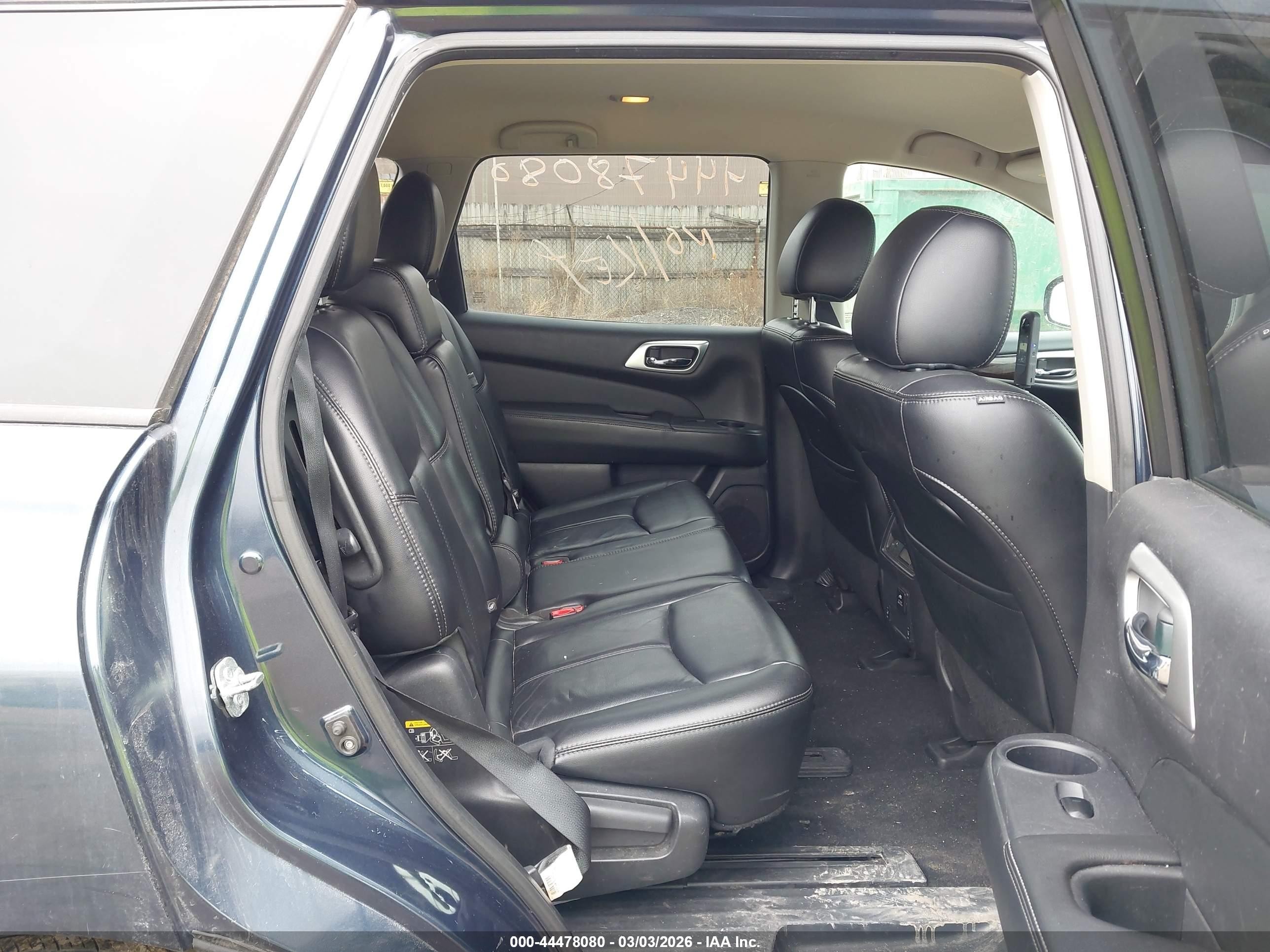 2015 Nissan Pathfinder Sl Navy vin: 5N1AR2MM6FC642471