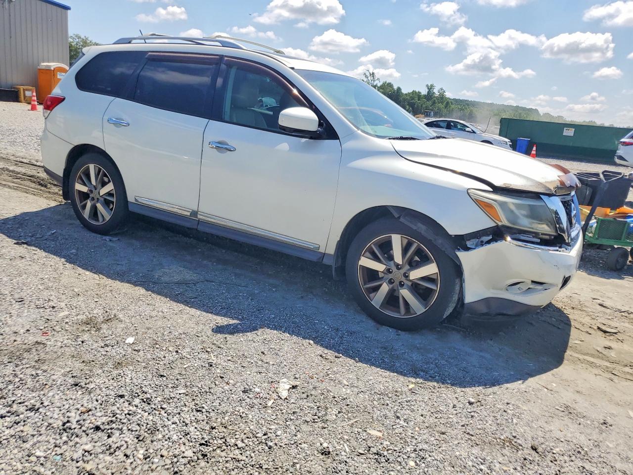 2015 Nissan Pathfinder S White vin: 5N1AR2MM6FC662204