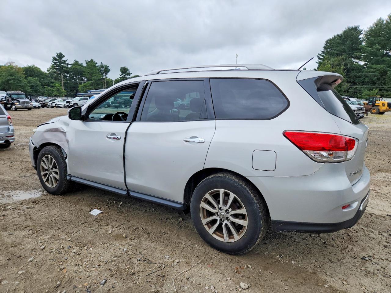 2015 Nissan Pathfinder S Silver vin: 5N1AR2MM6FC671257