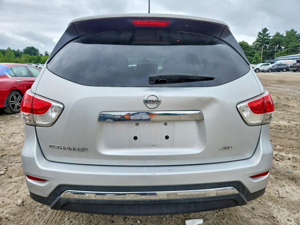 2015 Nissan Pathfinder S Silver vin: 5N1AR2MM6FC671257