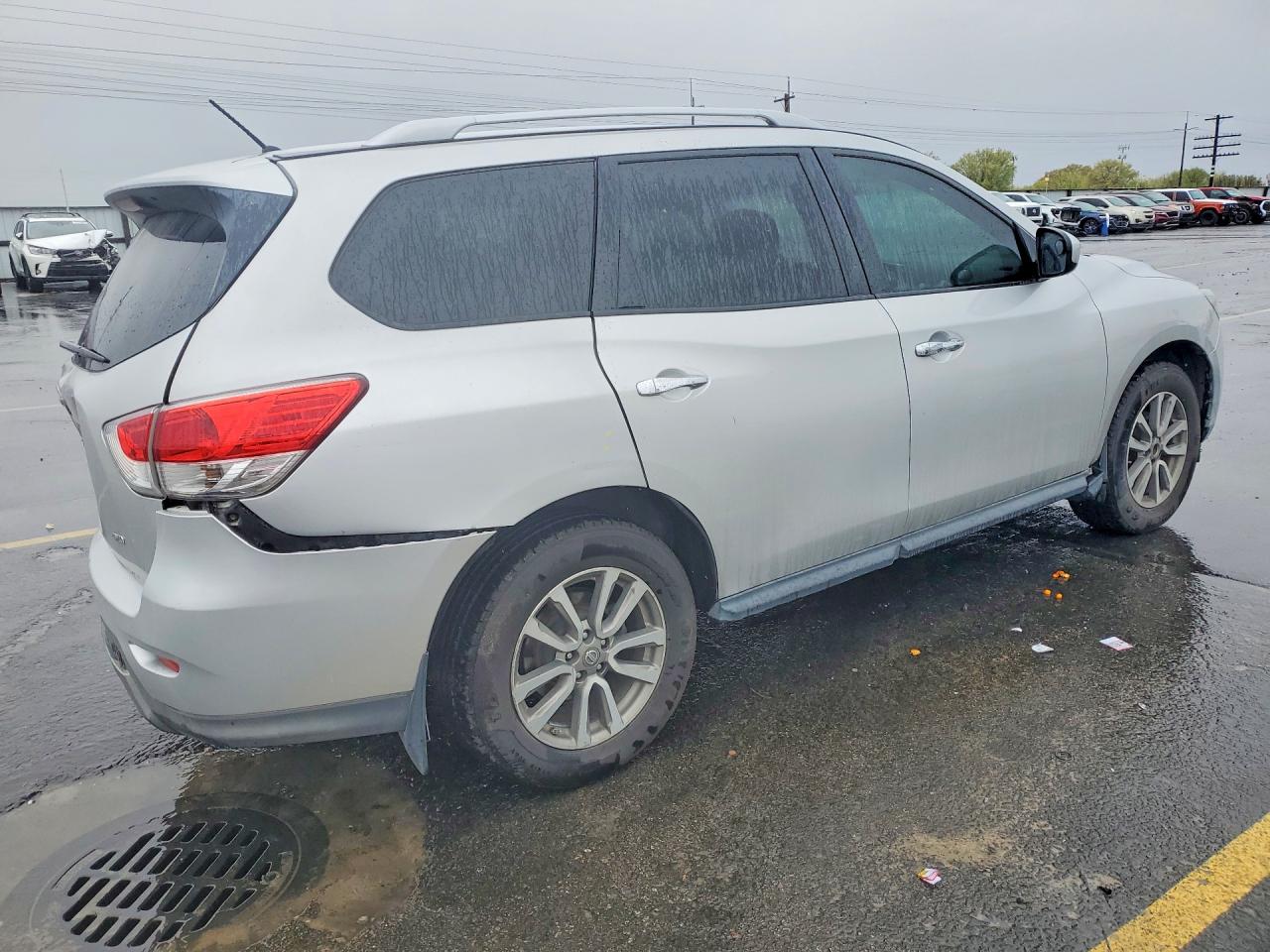 2015 Niss Pathfinder S Silver vin: 5N1AR2MM6FC692108