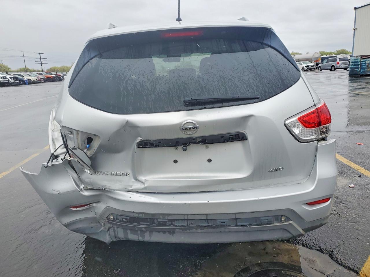 2015 Niss Pathfinder S Silver vin: 5N1AR2MM6FC692108