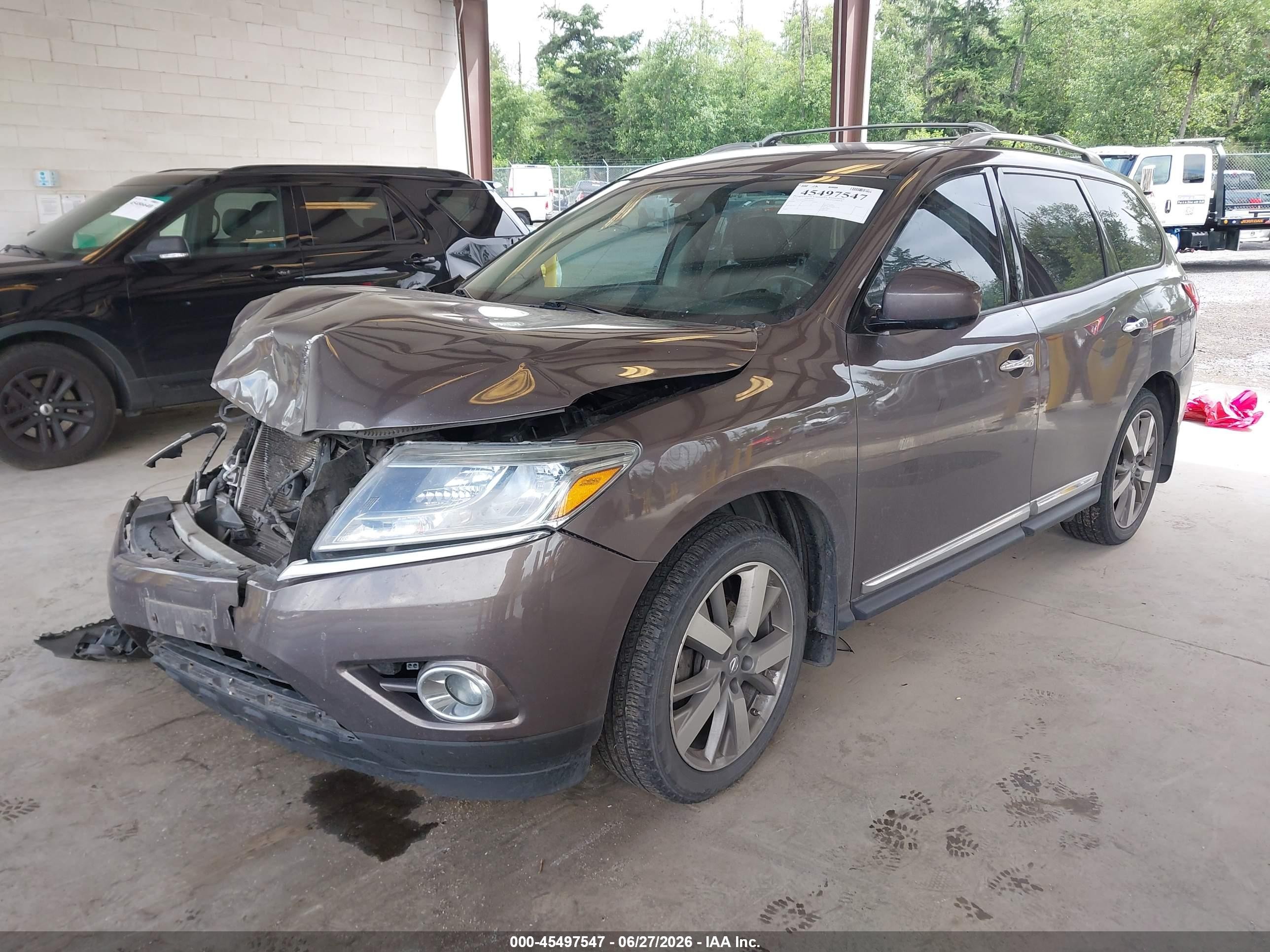 2015 Nissan Pathfinder Platinum Brown vin: 5N1AR2MM6FC702071