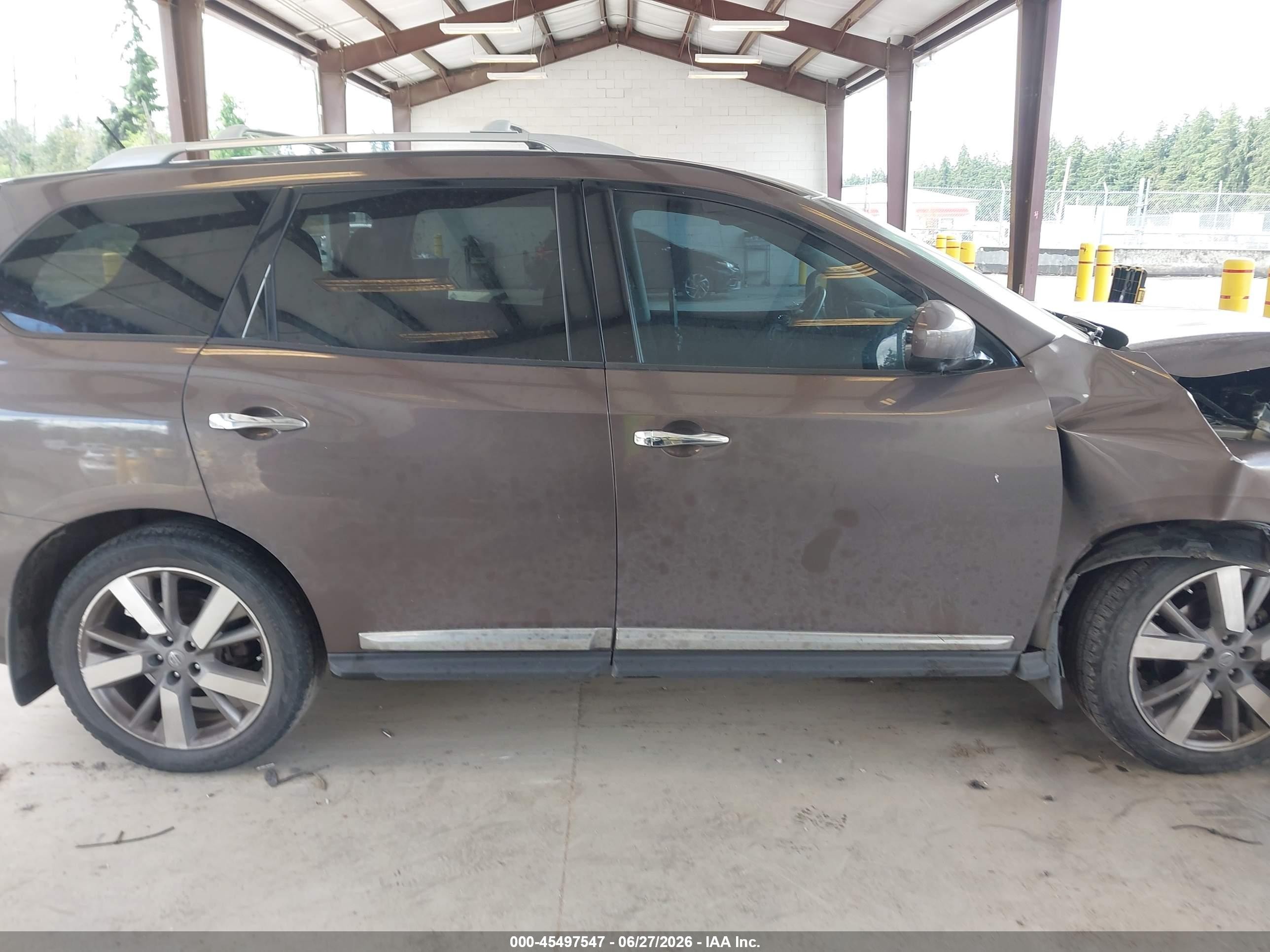 2015 Nissan Pathfinder Platinum Brown vin: 5N1AR2MM6FC702071
