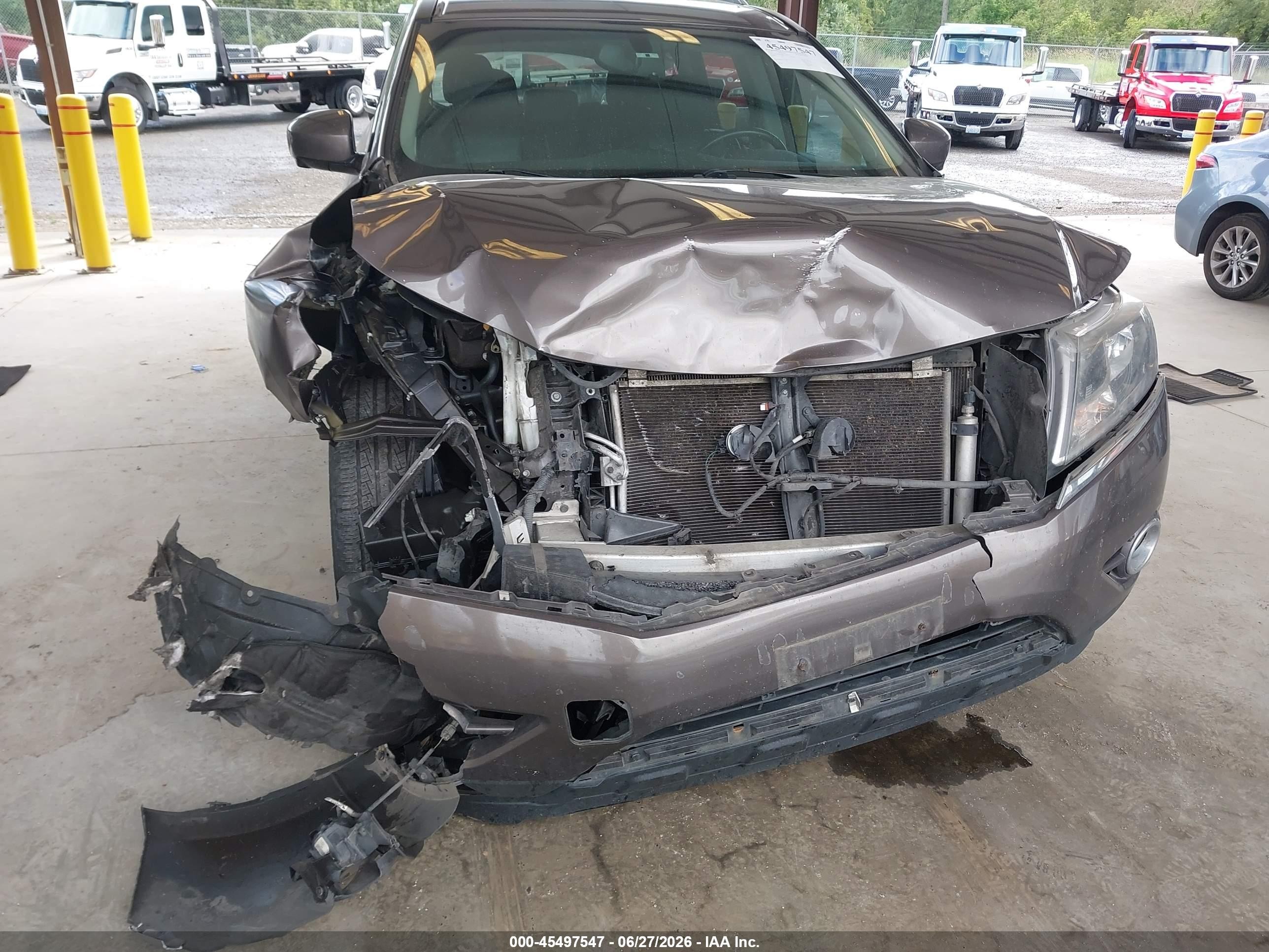 2015 Nissan Pathfinder Platinum Brown vin: 5N1AR2MM6FC702071