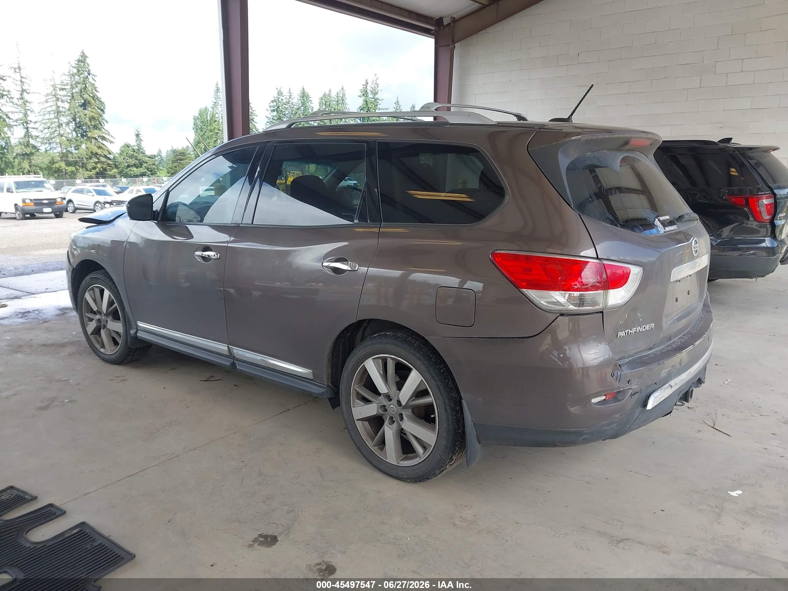 2015 Nissan Pathfinder Platinum Brown vin: 5N1AR2MM6FC702071
