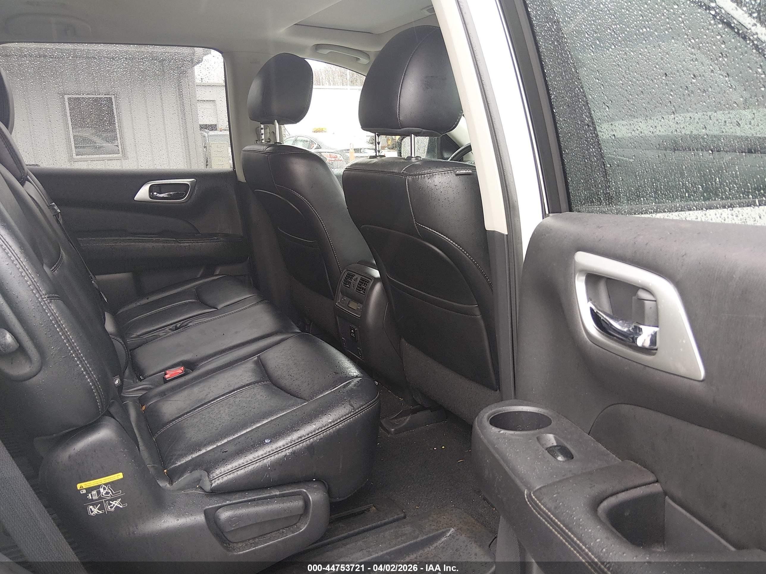 2015 Nissan Pathfinder Sl Белый vin: 5N1AR2MM6FC721591