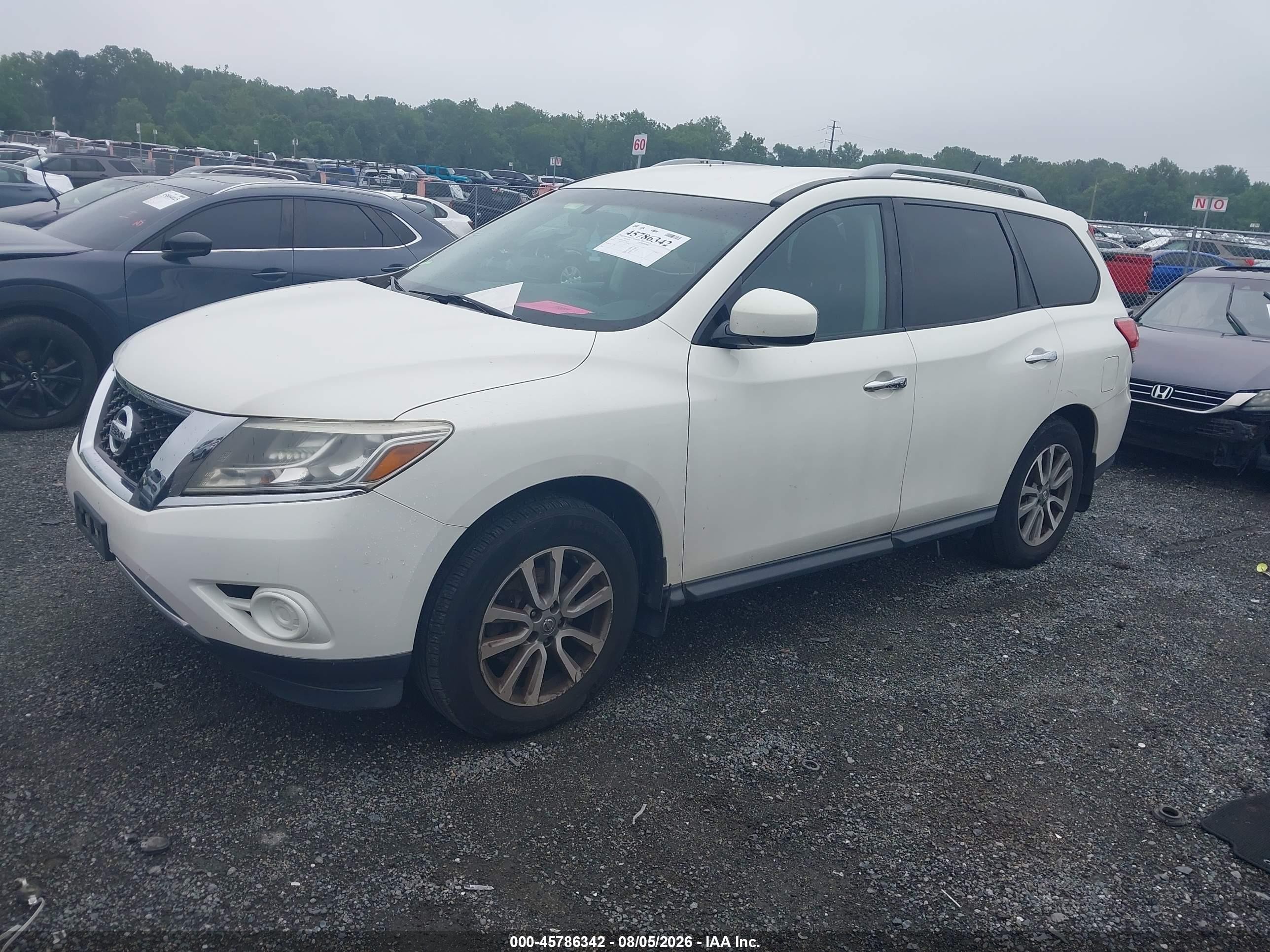 2013 Nissan Pathfinder Sv White vin: 5N1AR2MM7DC606723