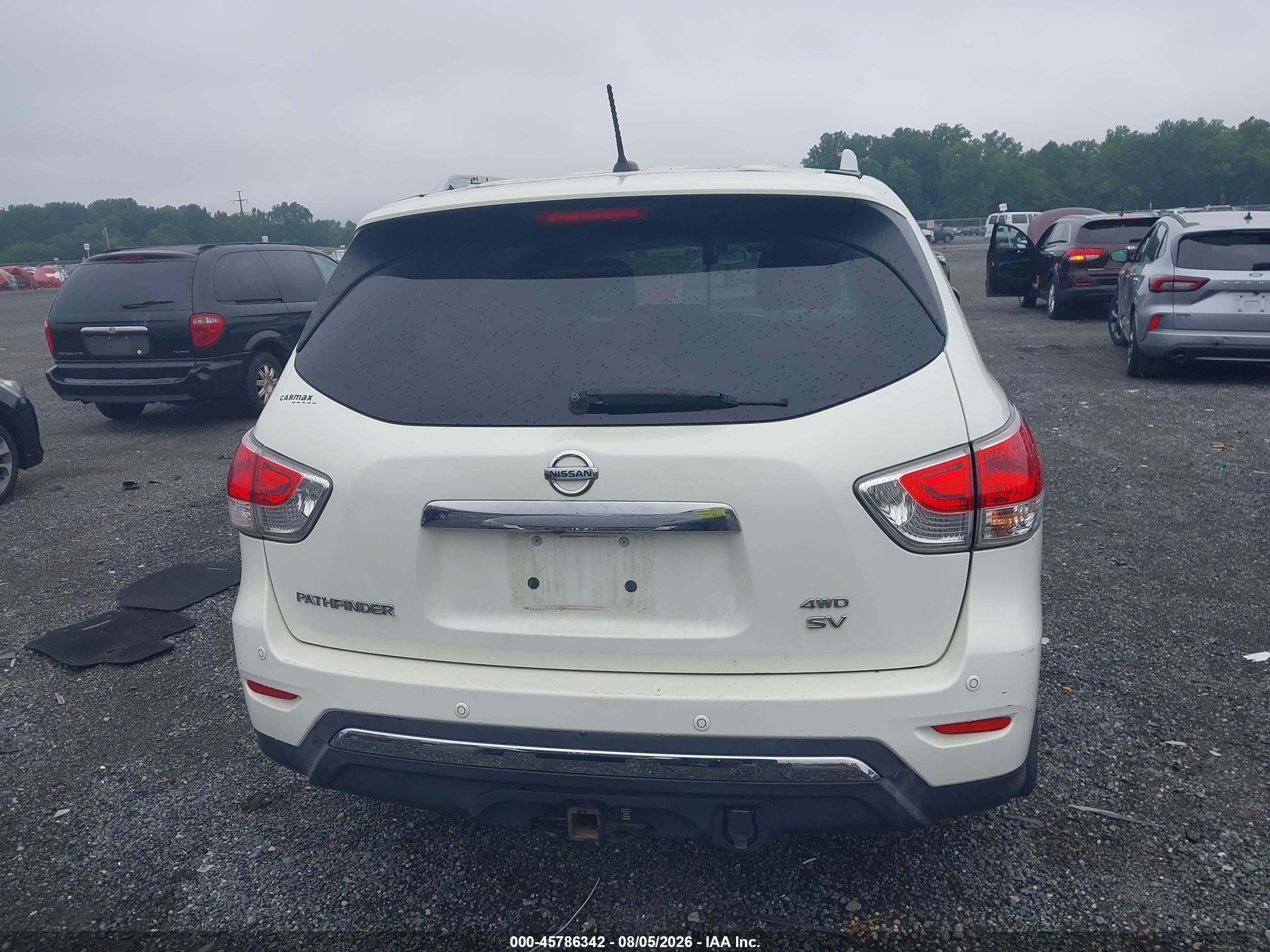 2013 Nissan Pathfinder Sv White vin: 5N1AR2MM7DC606723