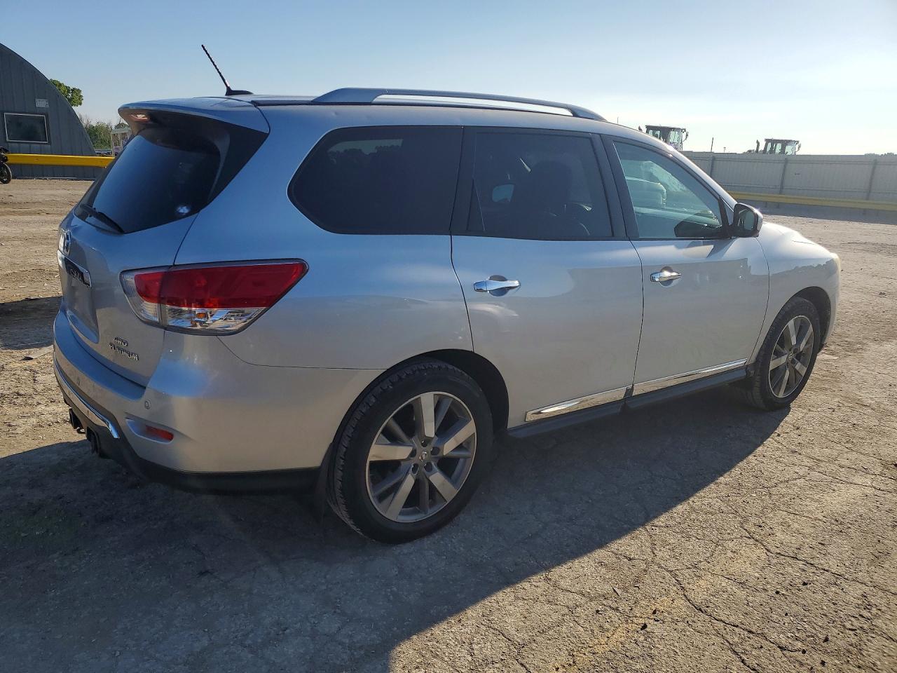2013 Nissan Pathfinder S Silver vin: 5N1AR2MM7DC616961