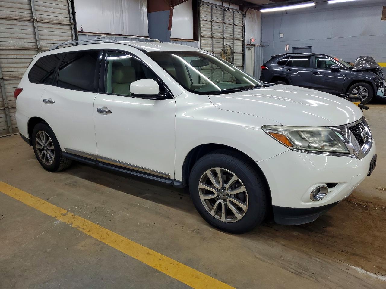 2013 Nissan Pathfinder S White vin: 5N1AR2MM7DC635218