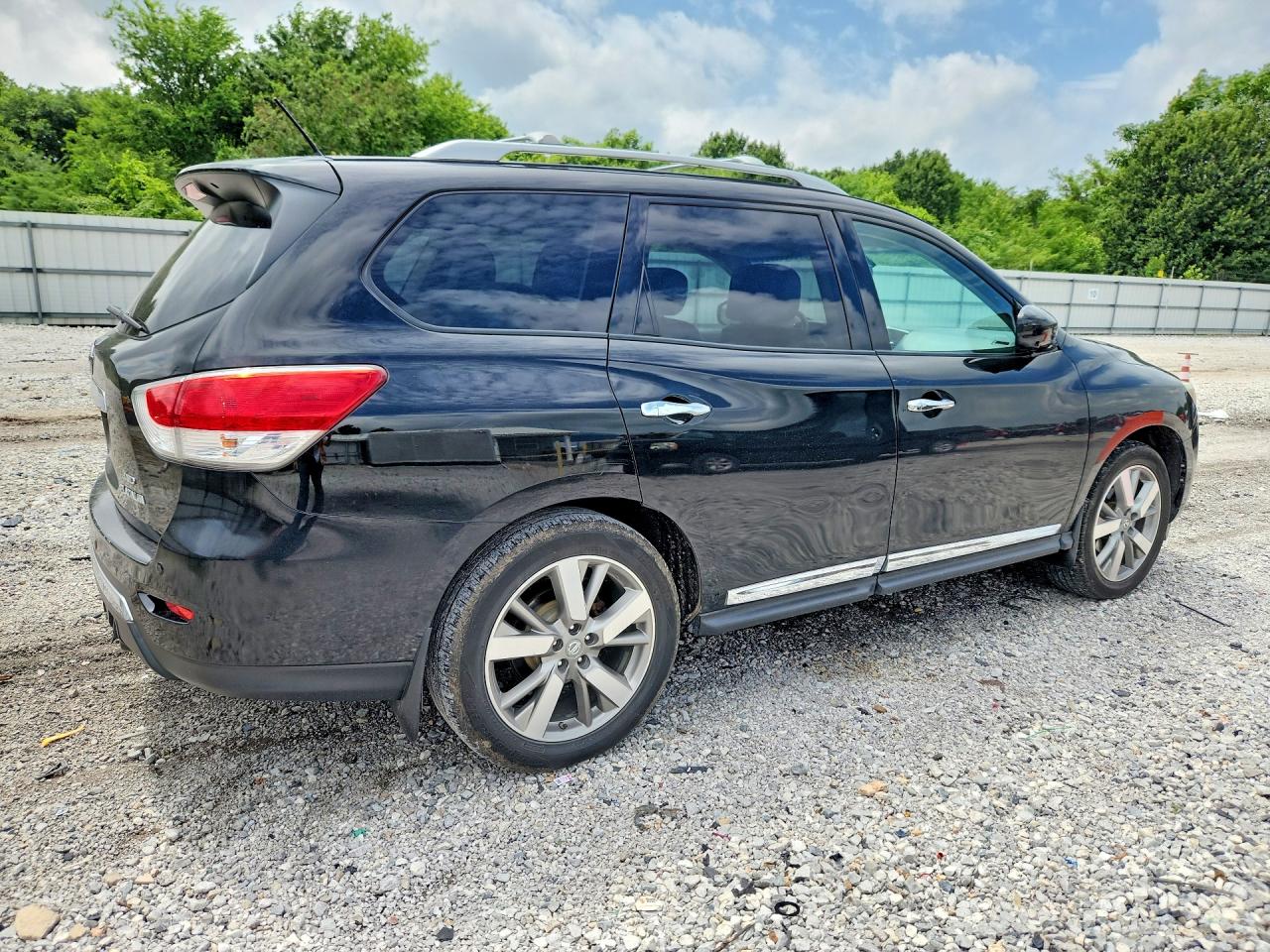 2013 Nissan Pathfinder S Black vin: 5N1AR2MM7DC665027