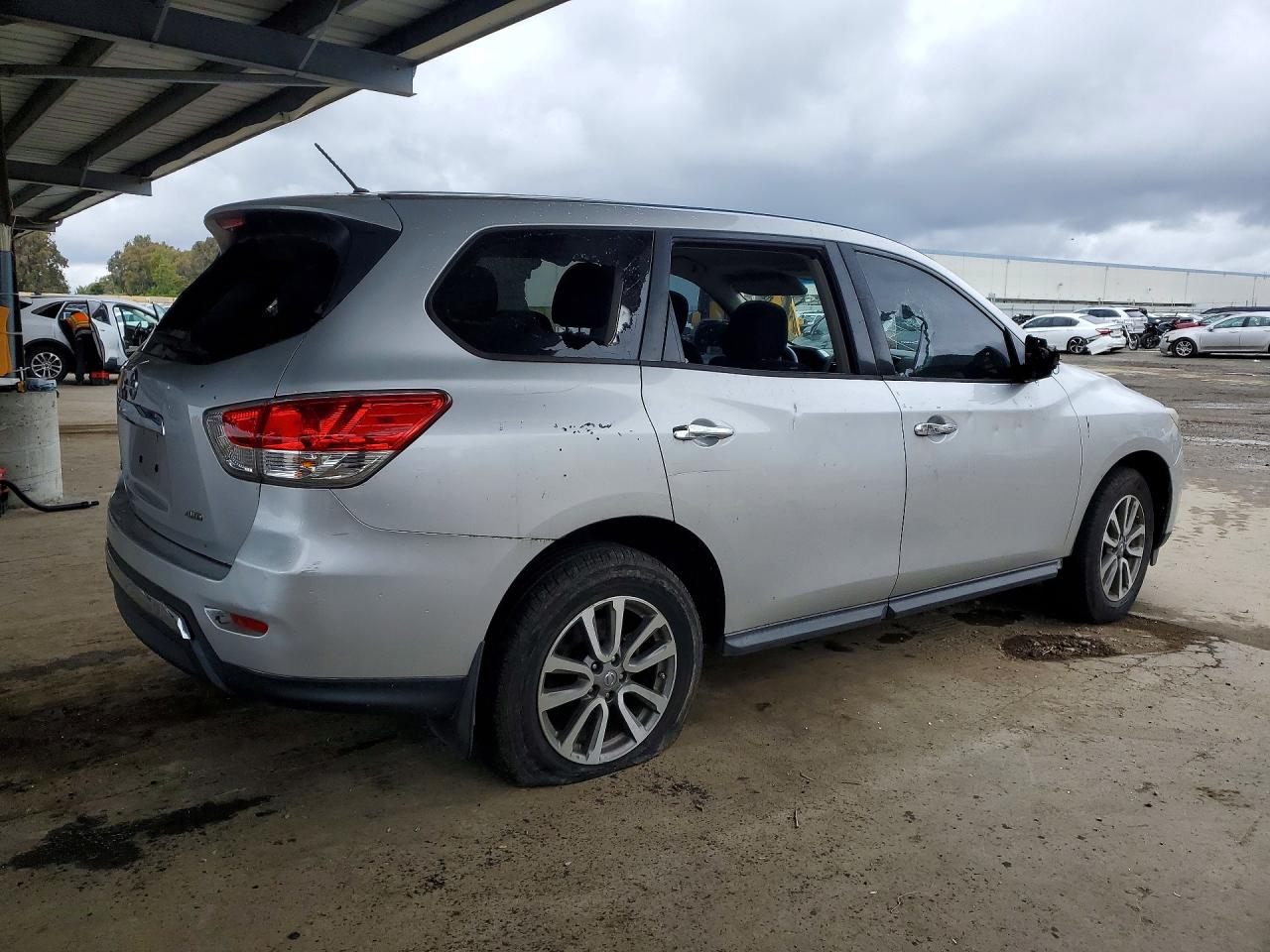 2013 Nissan Pathfinder S Silver vin: 5N1AR2MM7DC671250