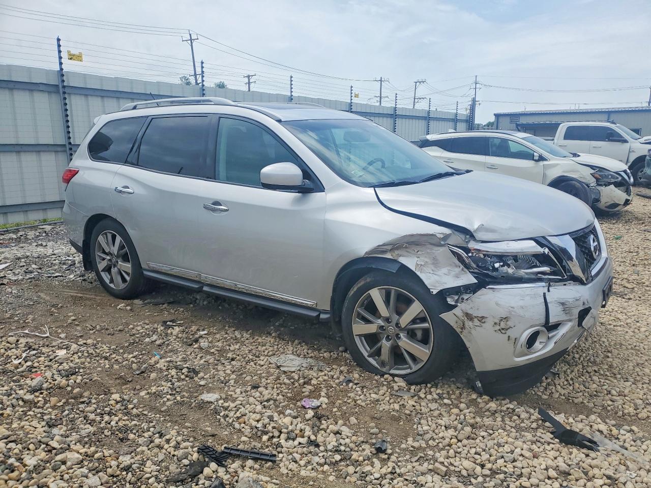 2013 Nissan Pathfinder S Silver vin: 5N1AR2MM7DC672642