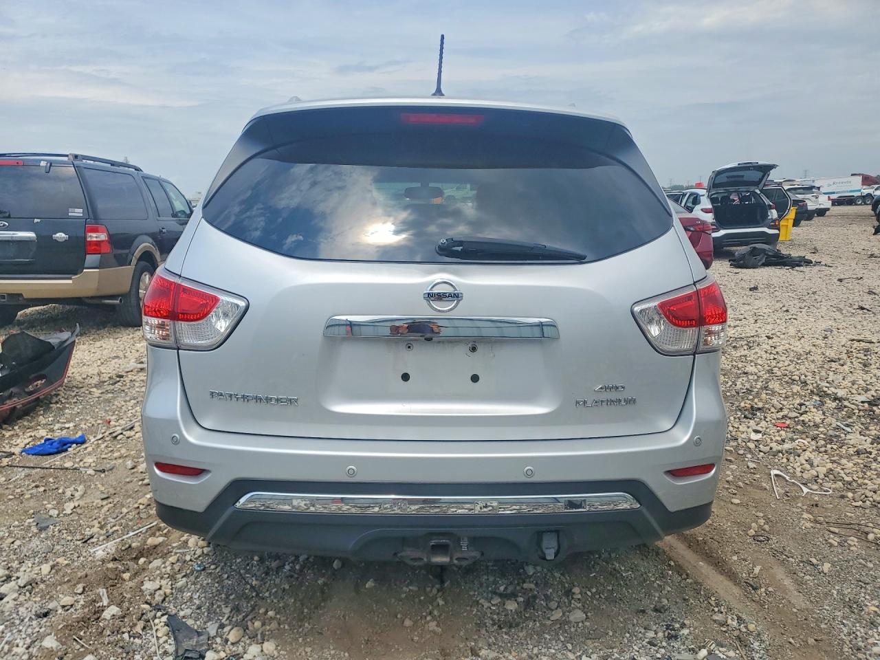 2013 Nissan Pathfinder S Silver vin: 5N1AR2MM7DC672642