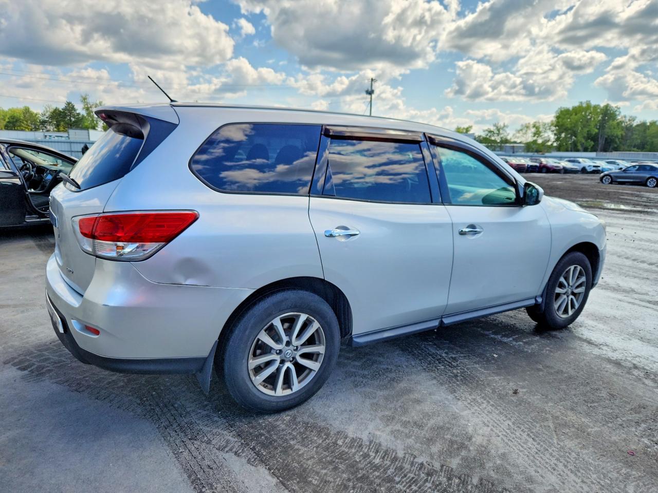 2013 Nissan Pathfinder S Silver vin: 5N1AR2MM7DC674195