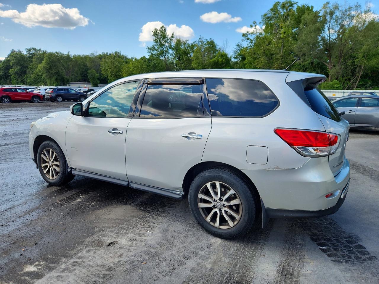 2013 Nissan Pathfinder S Silver vin: 5N1AR2MM7DC674195