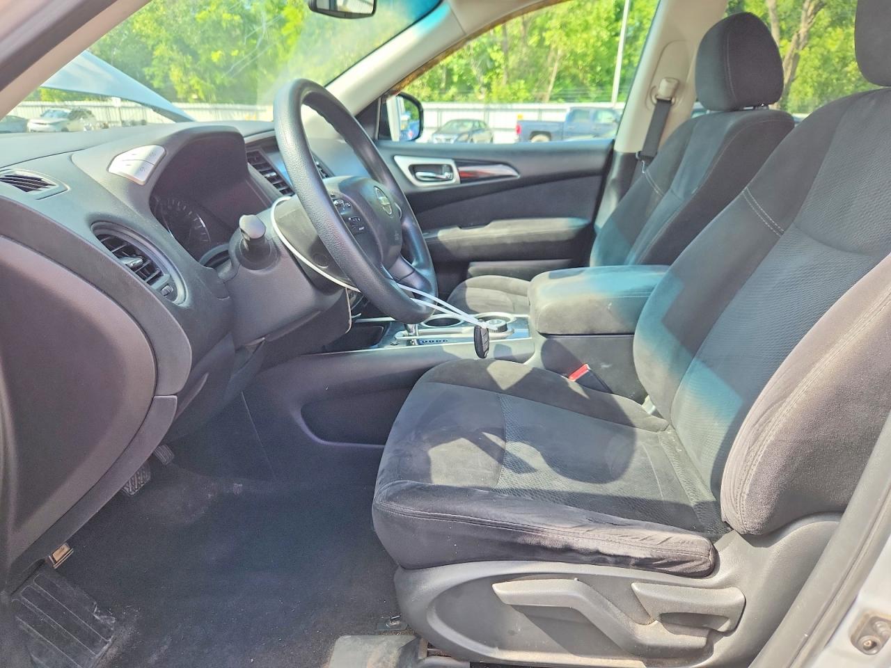 2013 Nissan Pathfinder S Silver vin: 5N1AR2MM7DC674195