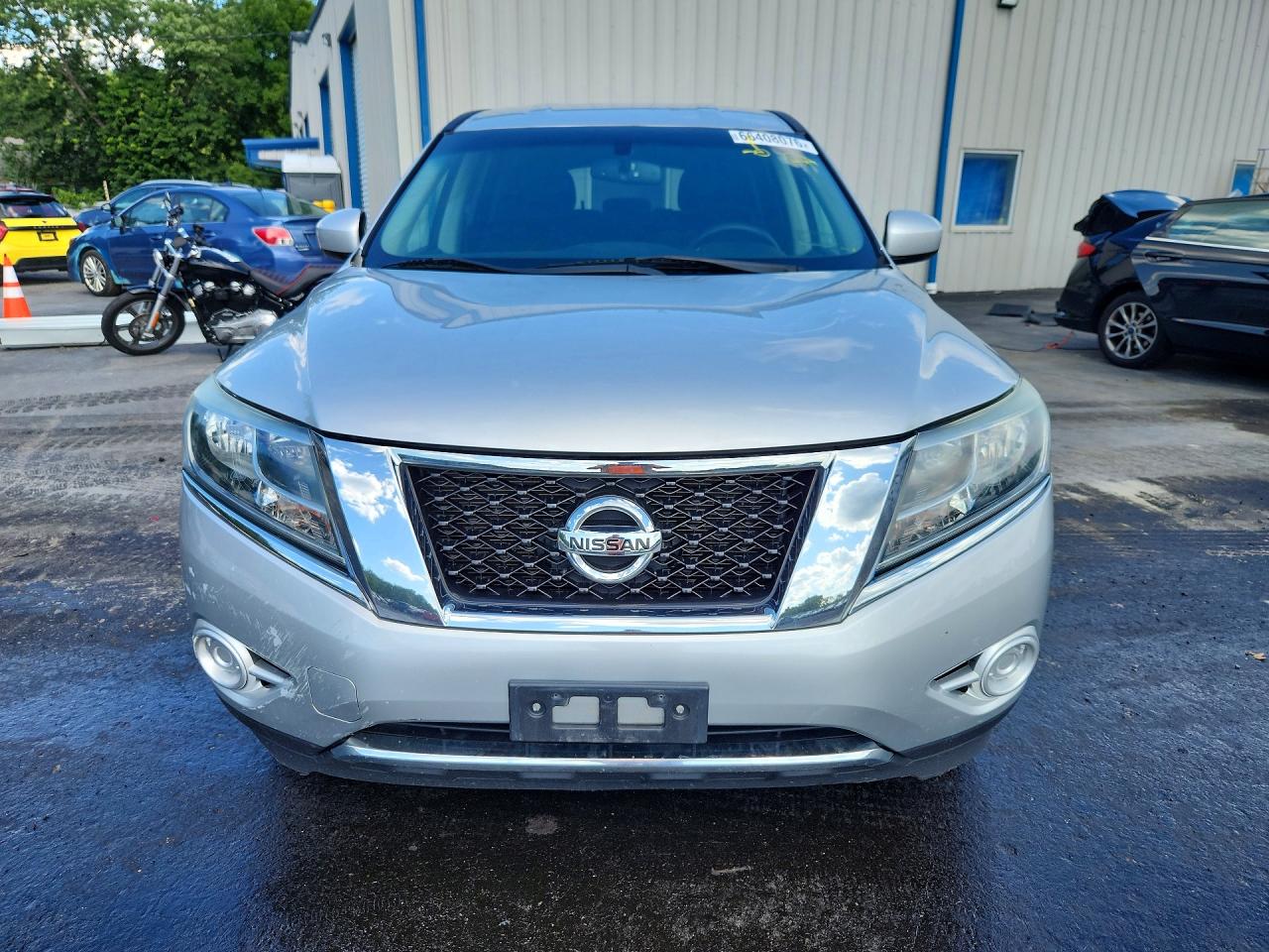 2013 Nissan Pathfinder S Silver vin: 5N1AR2MM7DC674195