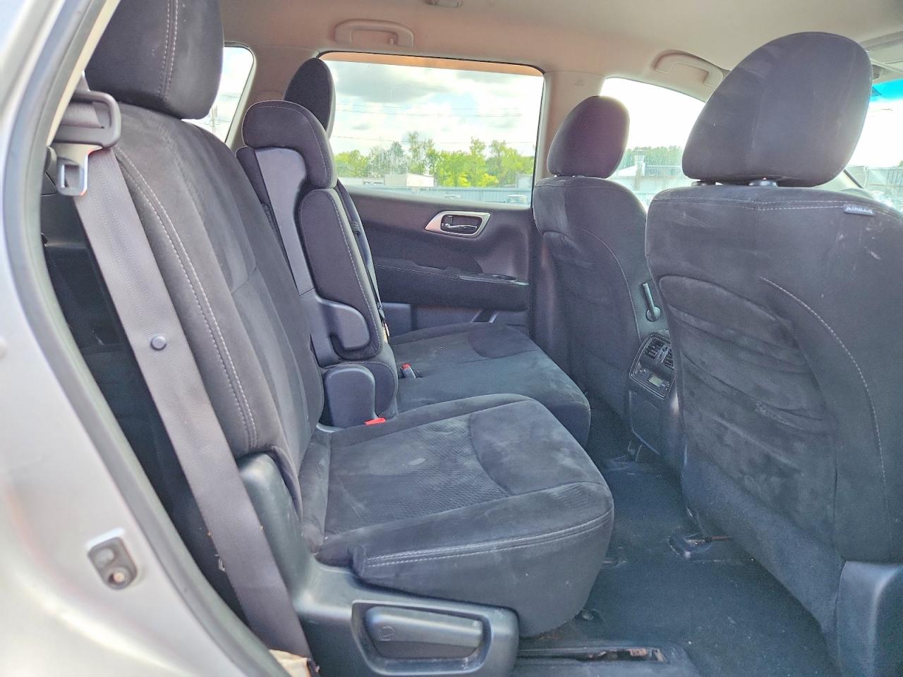 2013 Nissan Pathfinder S Silver vin: 5N1AR2MM7DC674195