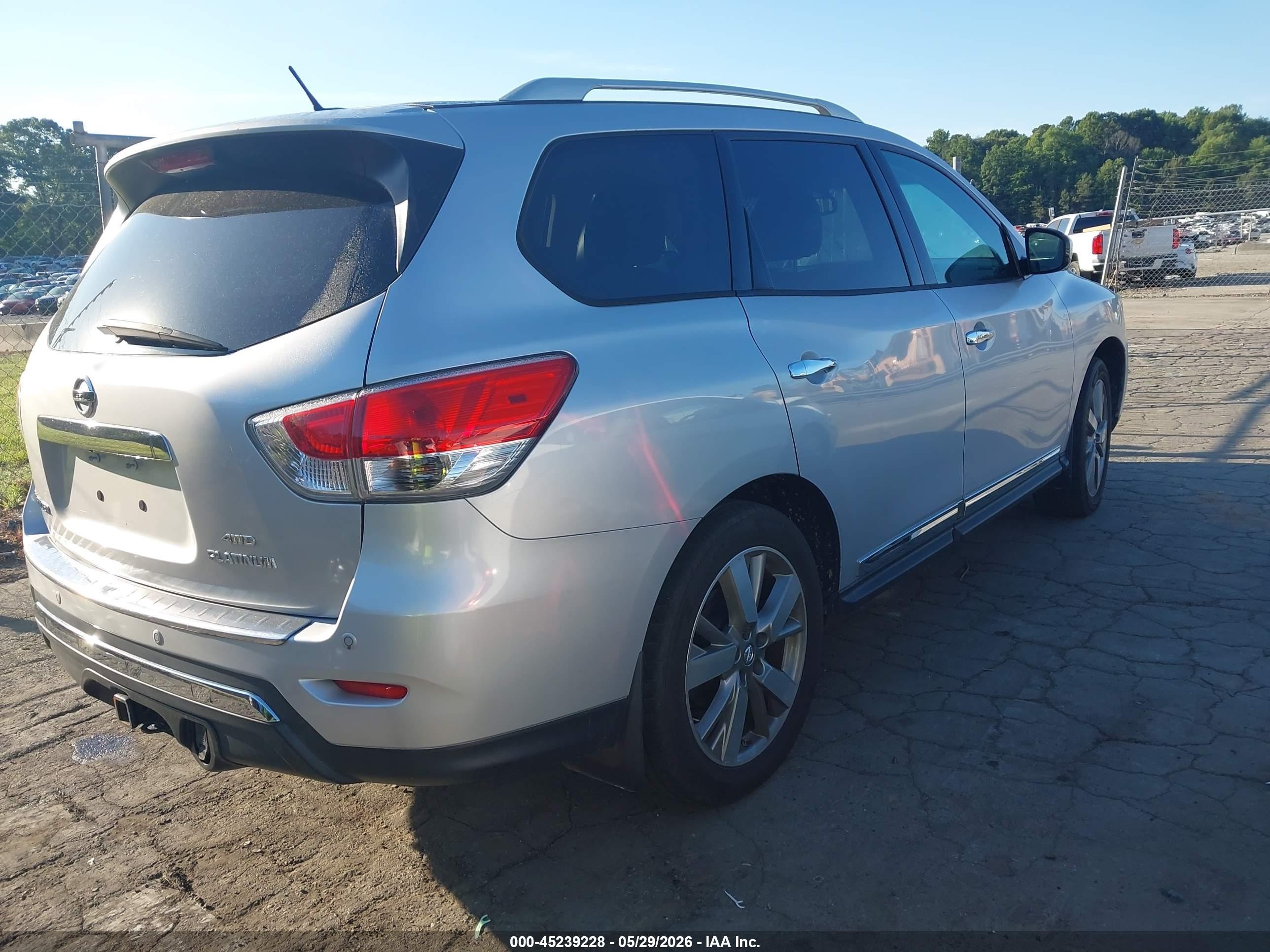 2014 Nissan Pathfinder Platinum Silver vin: 5N1AR2MM7EC609199
