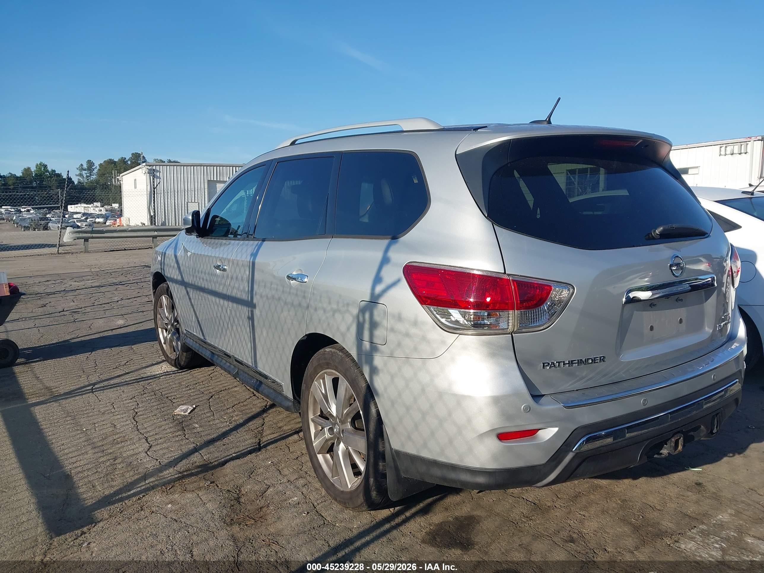 2014 Nissan Pathfinder Platinum Silver vin: 5N1AR2MM7EC609199