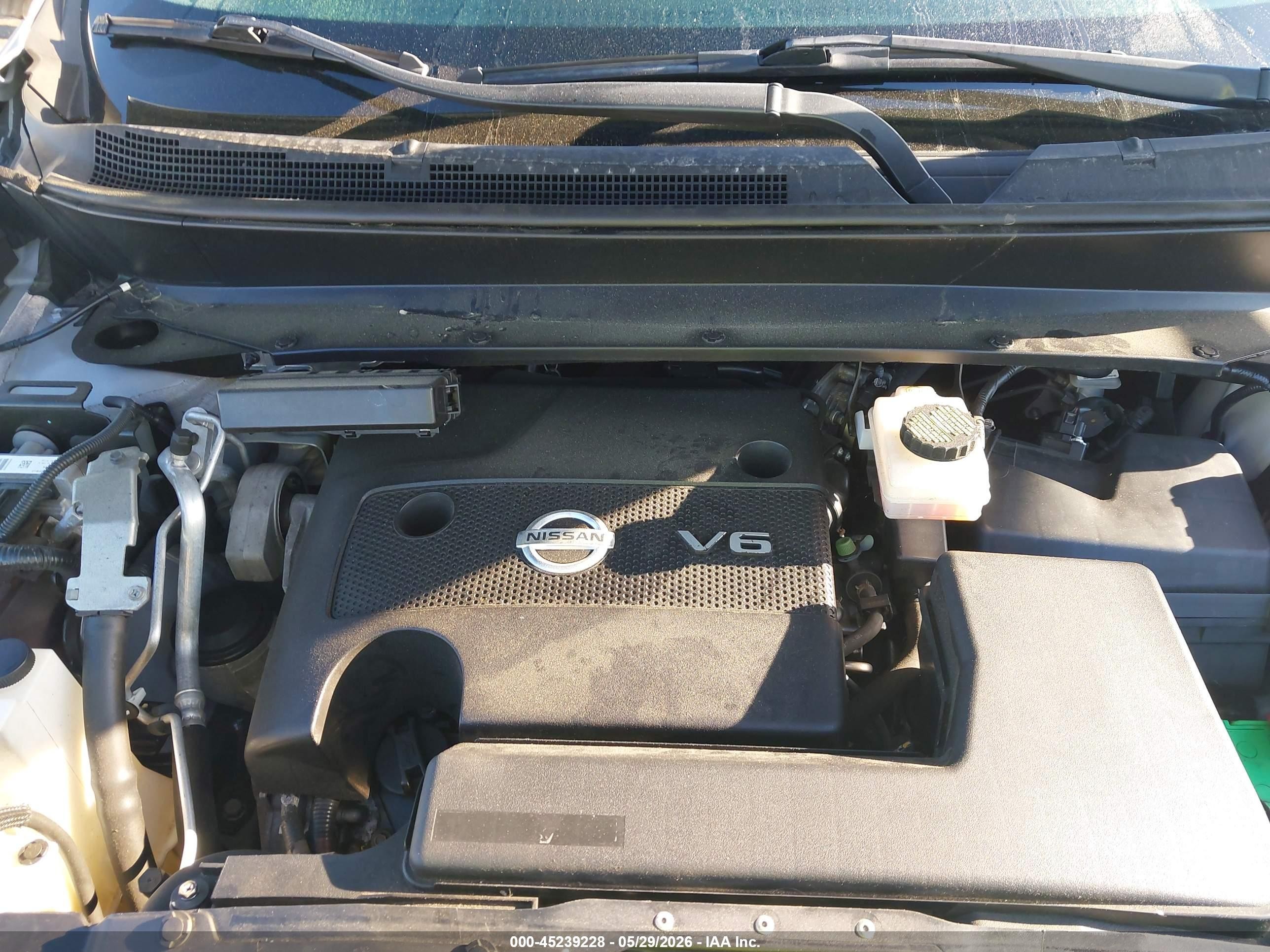 2014 Nissan Pathfinder Platinum Silver vin: 5N1AR2MM7EC609199