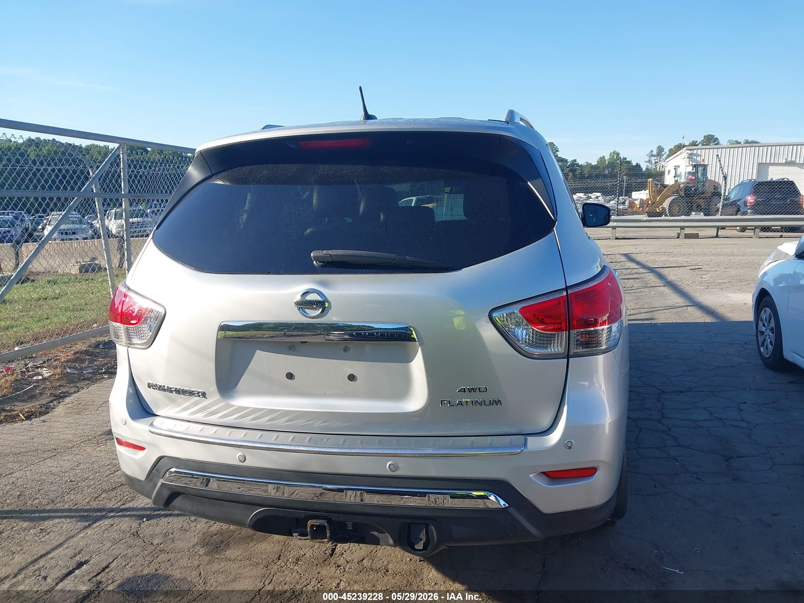 2014 Nissan Pathfinder Platinum Silver vin: 5N1AR2MM7EC609199