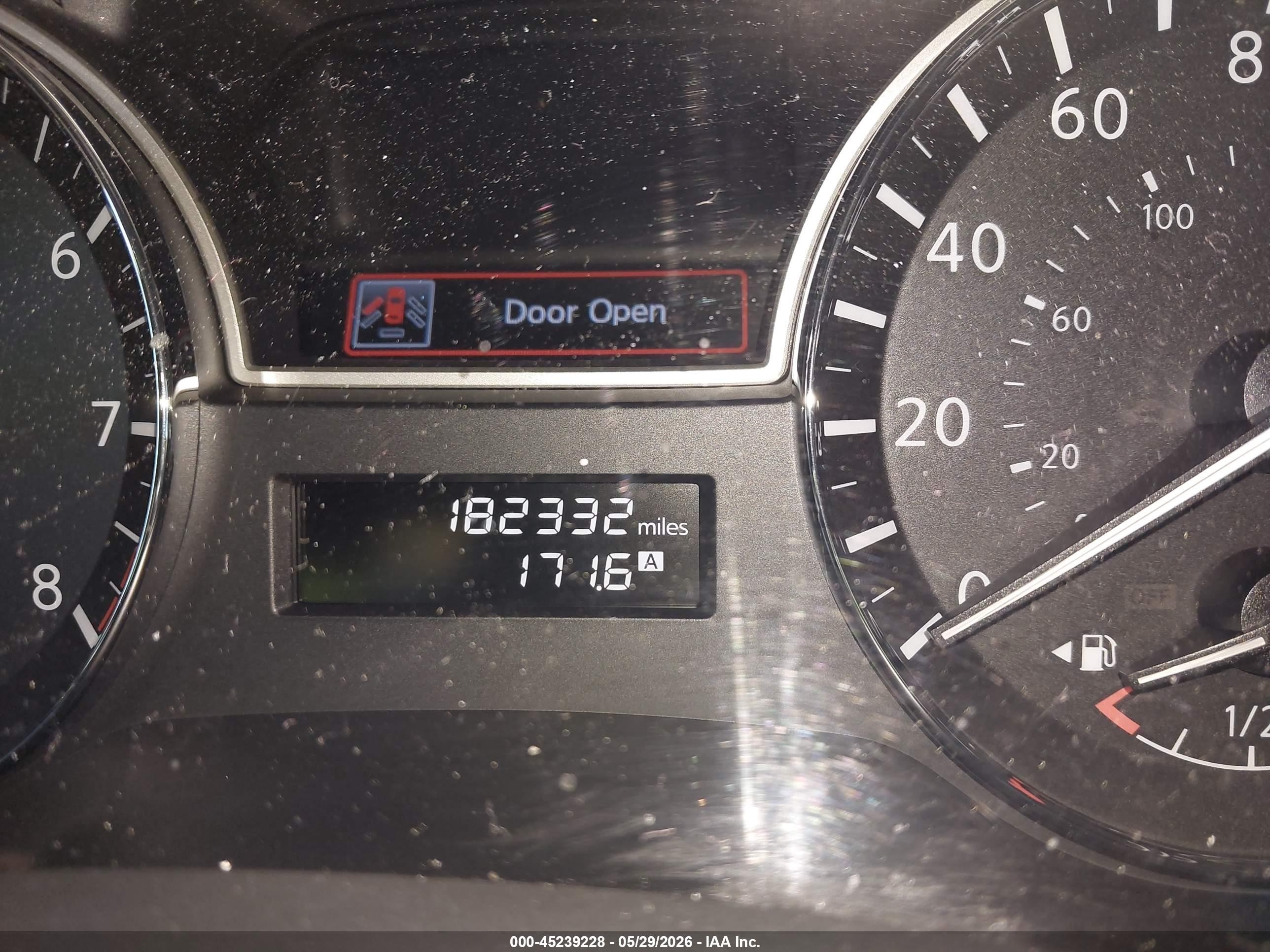 2014 Nissan Pathfinder Platinum Silver vin: 5N1AR2MM7EC609199